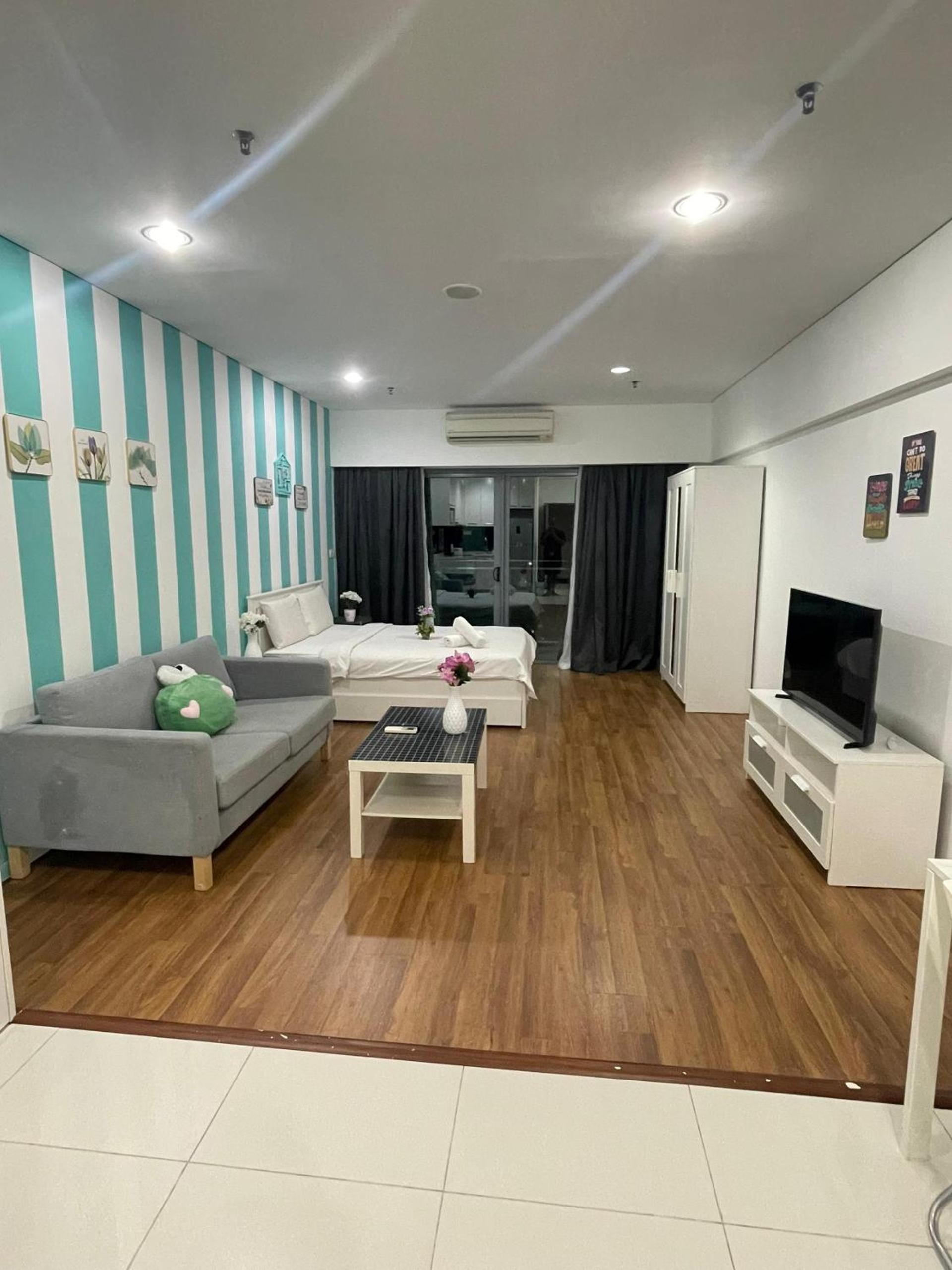 Summer Suites Studio With Balcony Nearby KL City Centre