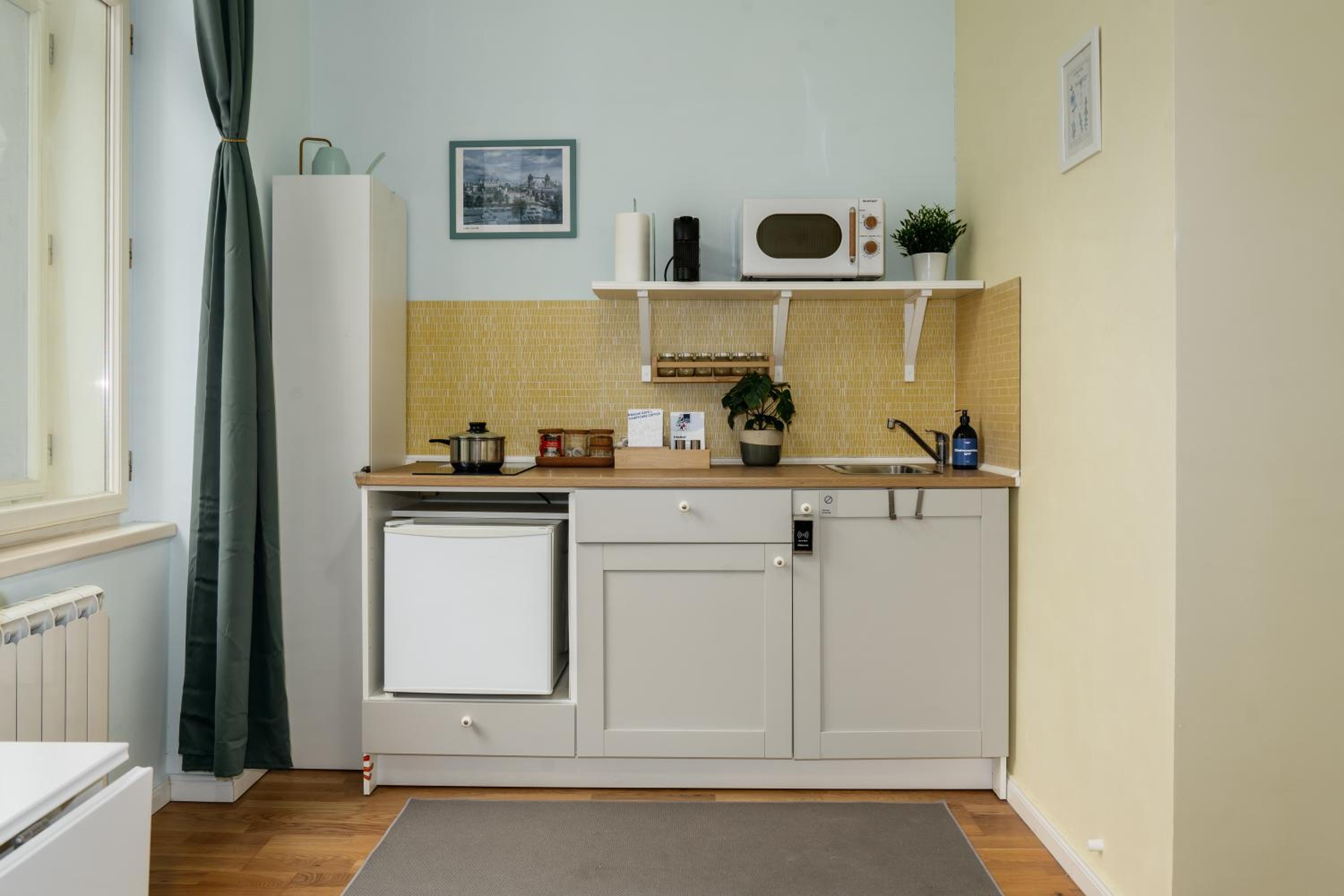 Prague Days - Minimalistic Studio with Netflix and View to National Museum