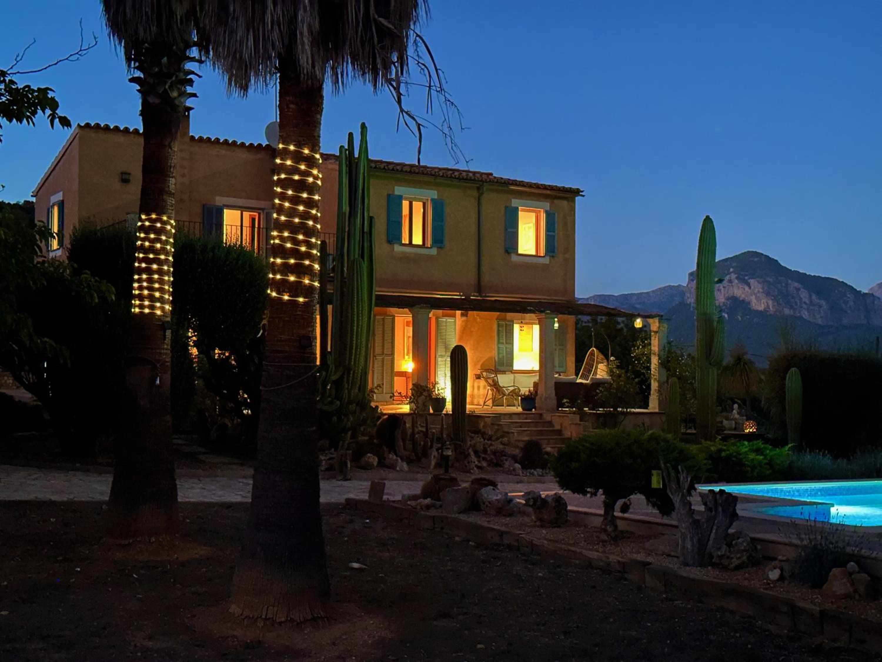 Beautiful house with spectacular mountain views in Alaró