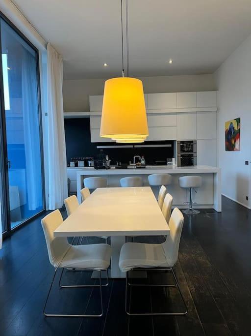 Fully Furnished-EU quarter-4ppl