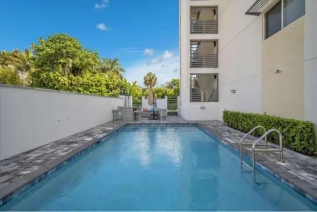 Modern spacious condo steps from the beach view 3