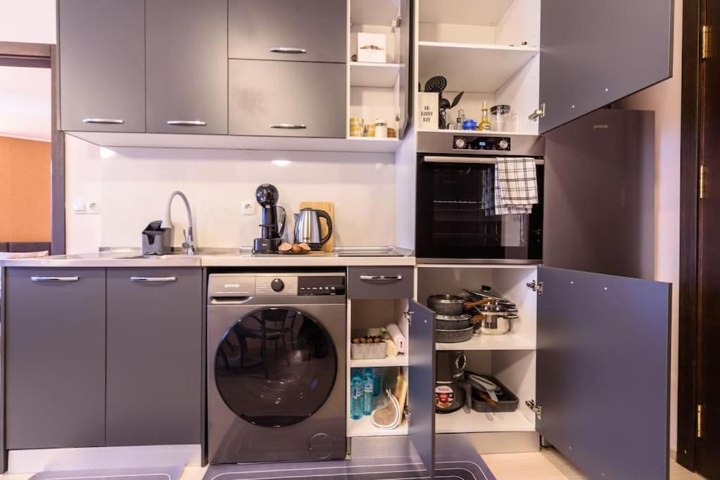 2BR Apartment Near Gondola by SI Stay