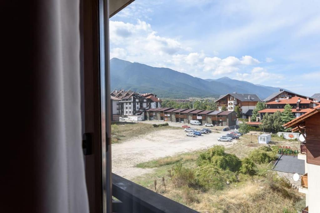 2BR Apartment Near Gondola by SI Stay