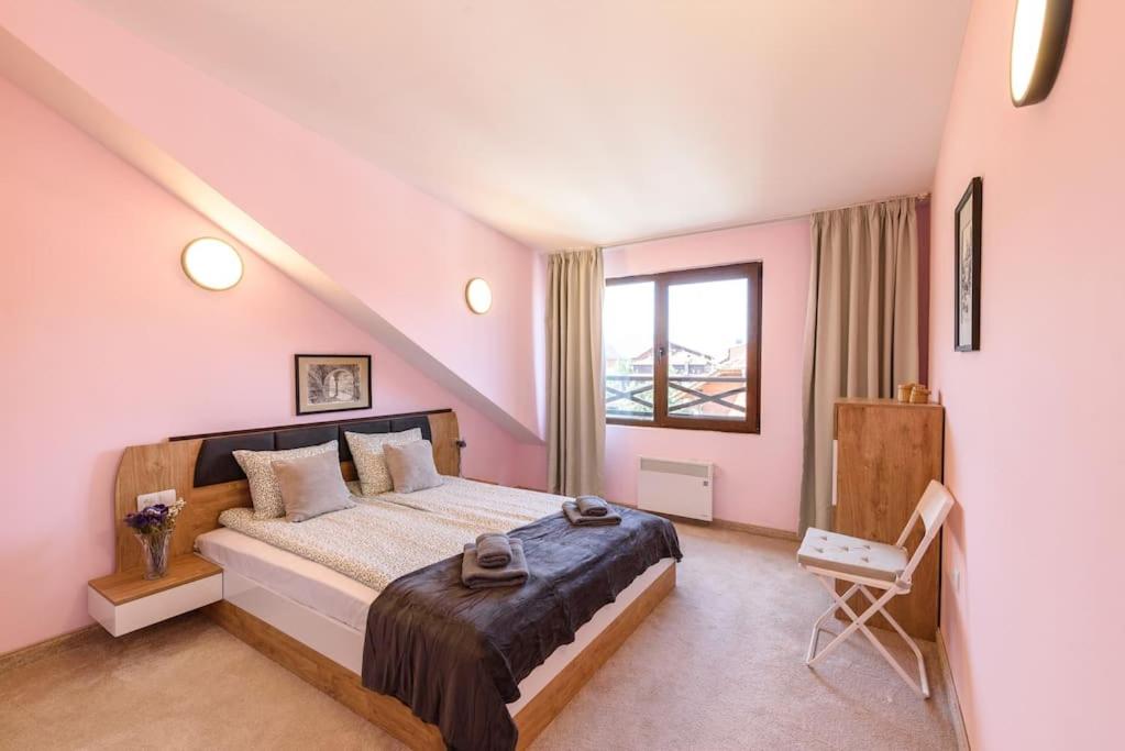 2BR Apartment Near Gondola by SI Stay