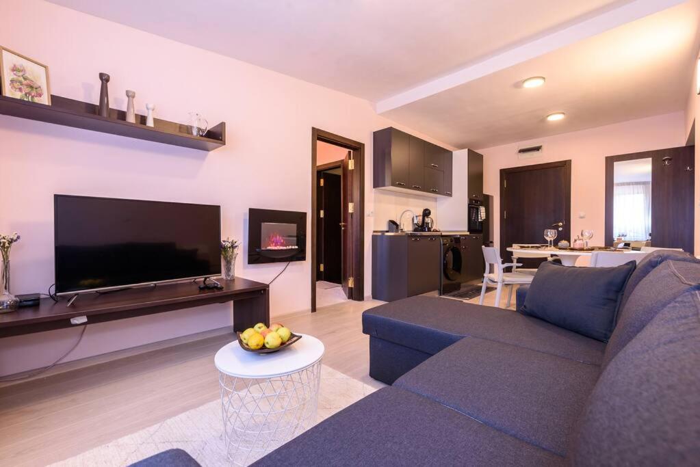 2BR Apartment Near Gondola by SI Stay