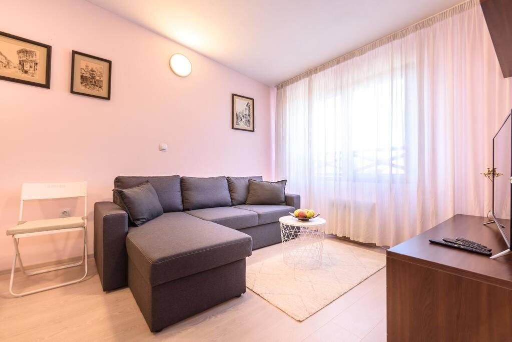 2BR Apartment Near Gondola by SI Stay