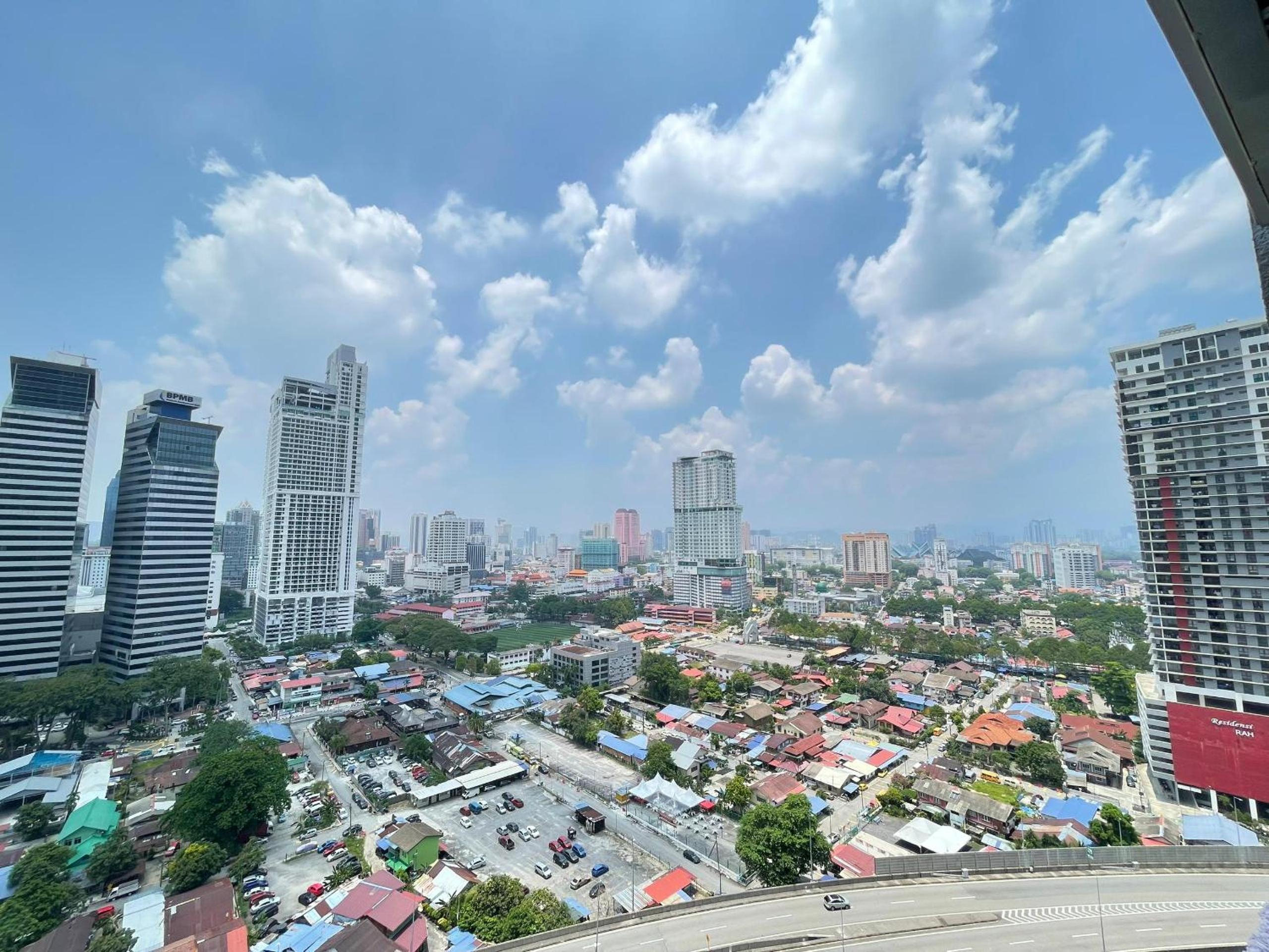 Summer Suites Studio With Balcony Nearby KL City Centre