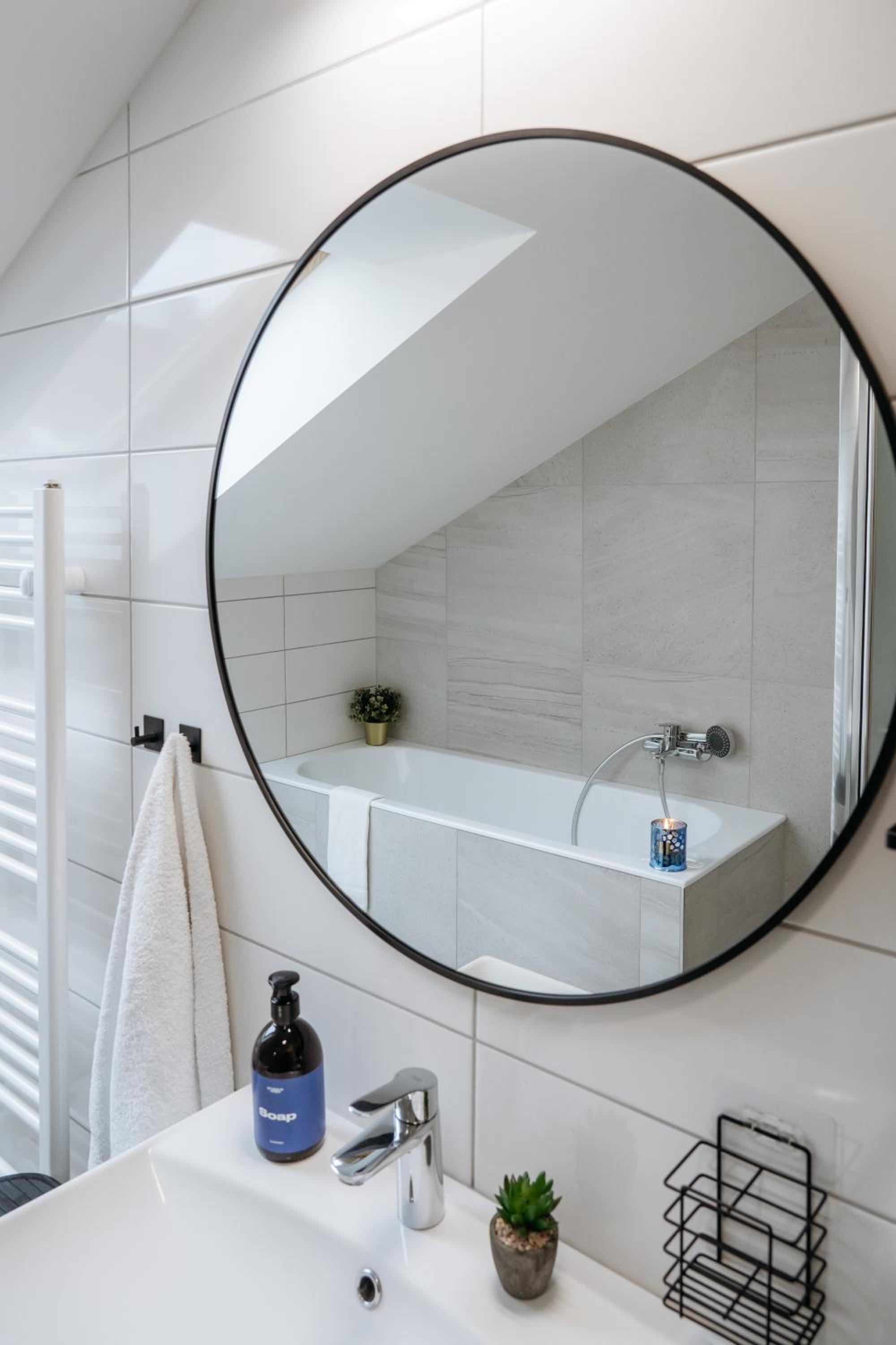 Prague Days - Two-bedroom Apartment with Workspace and Netflix in Nusle