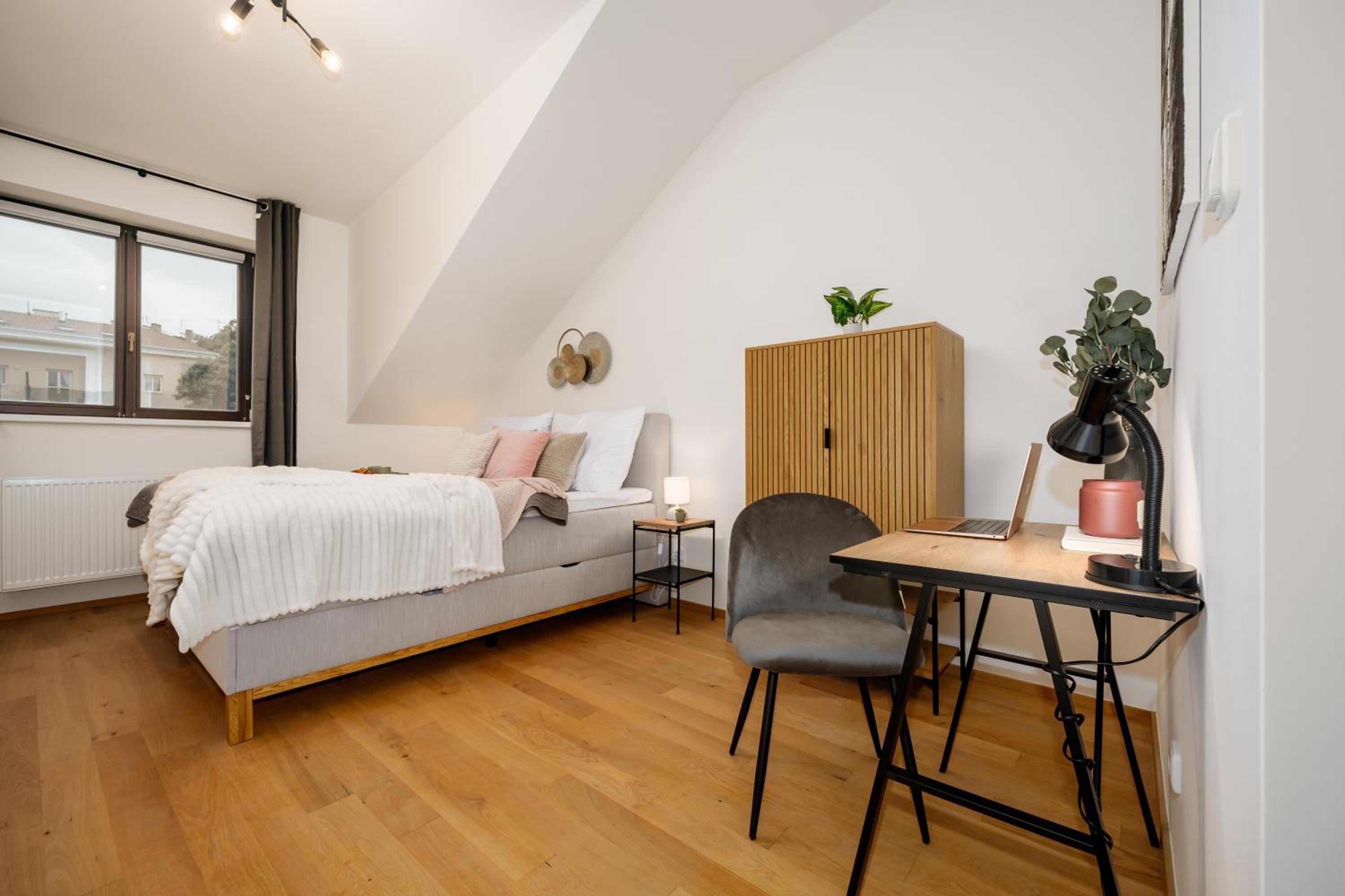 Prague Days - Two-bedroom Apartment with Workspace and Netflix in Nusle