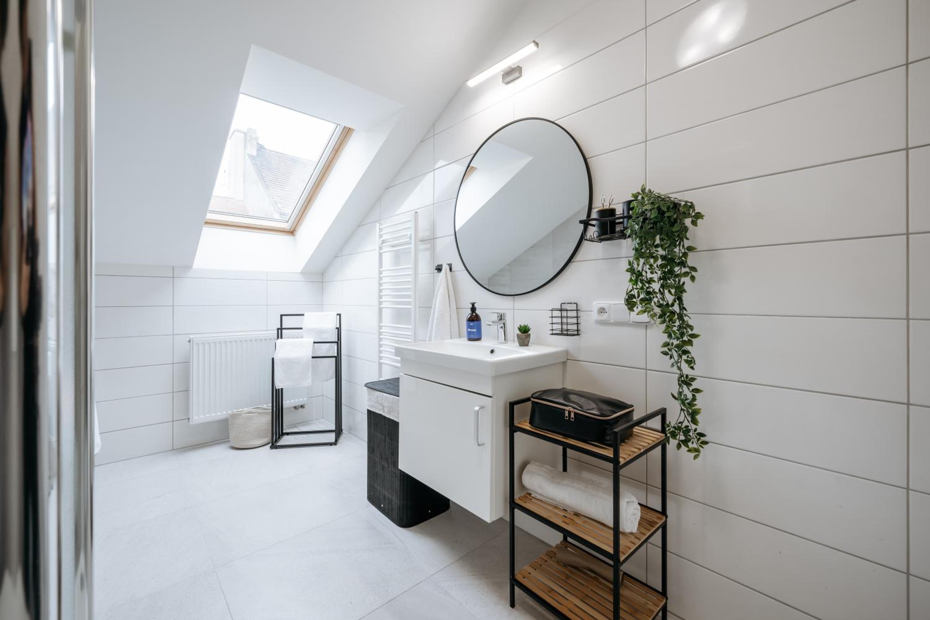 Prague Days - Two-bedroom Apartment with Workspace and Netflix in Nusle