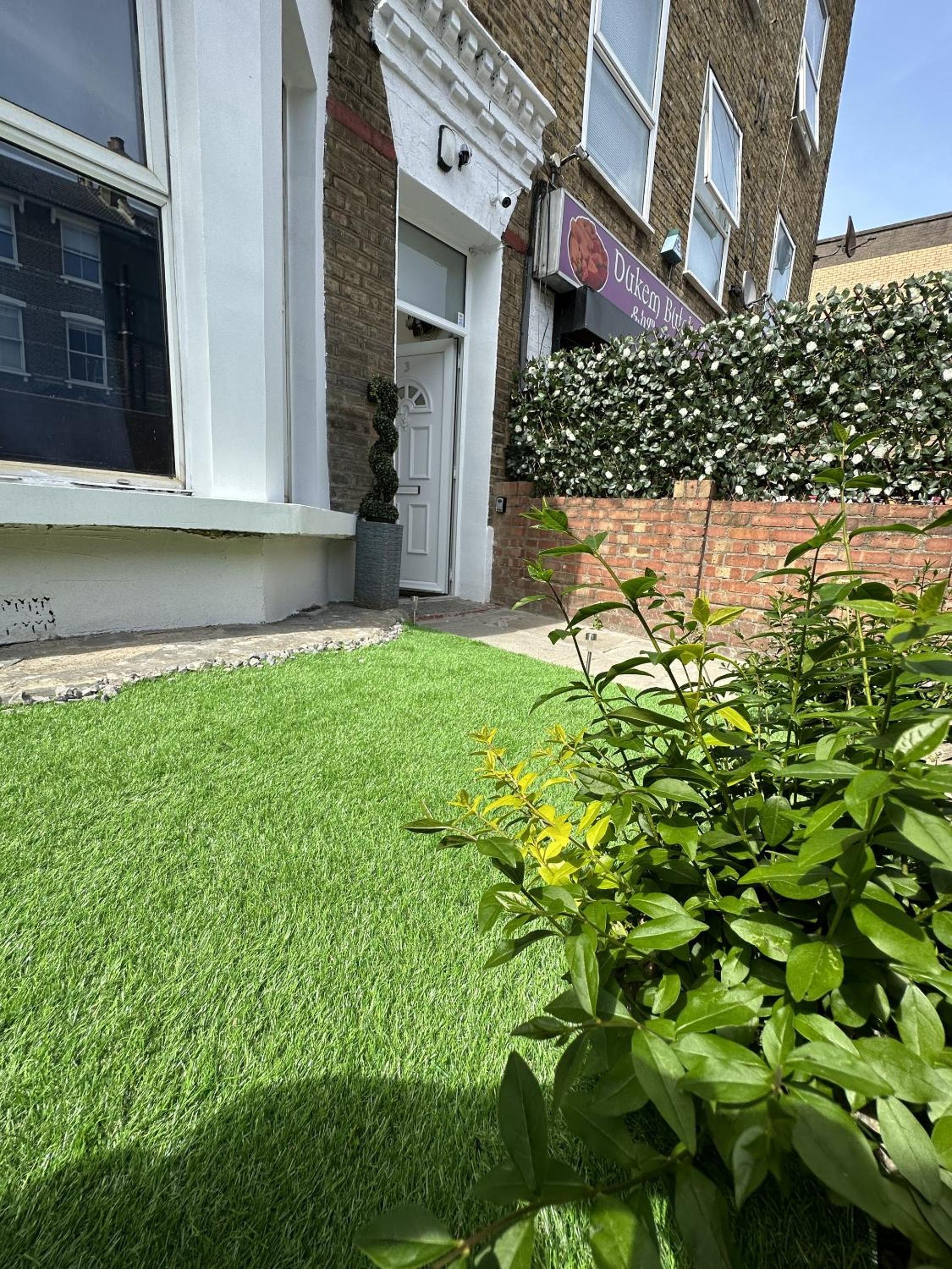 The Finsbury Deluxe Apartments