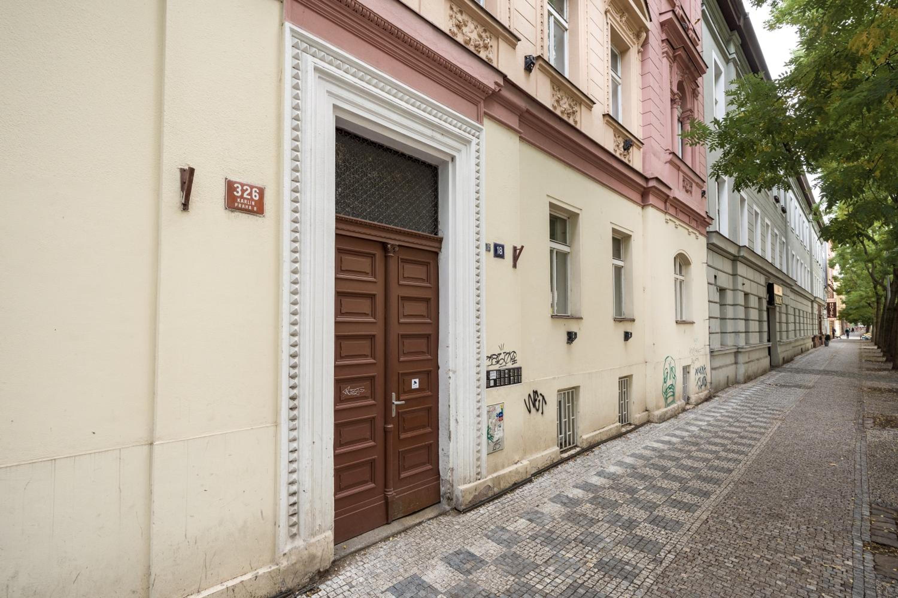 Prague Days - Cozy Studio with Netflix in Karlín