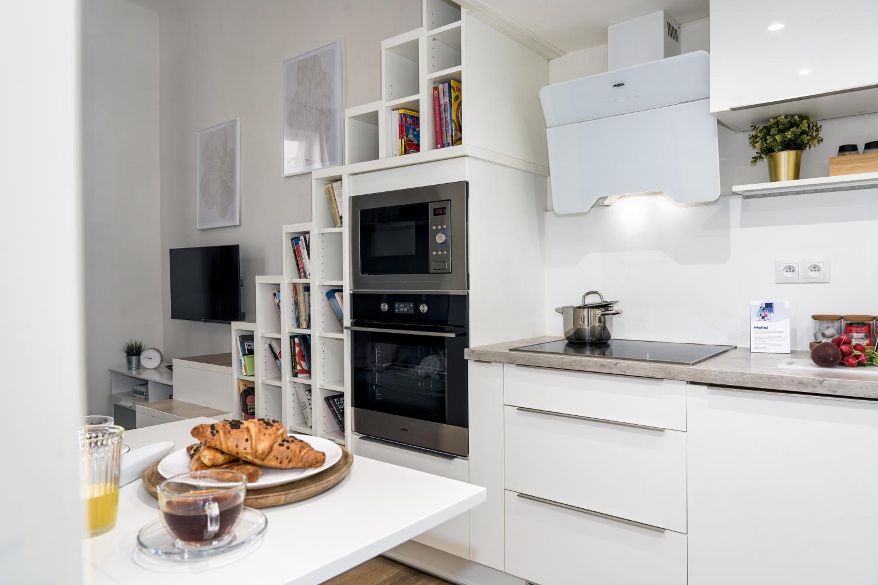 Prague Days - Cozy Studio with Netflix in Karlín