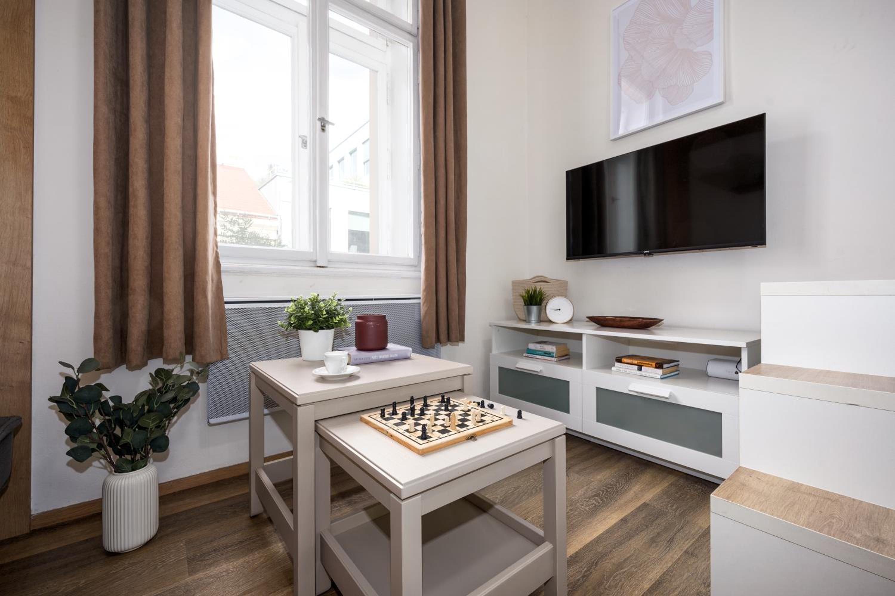 Prague Days - Cozy Studio with Netflix in Karlín