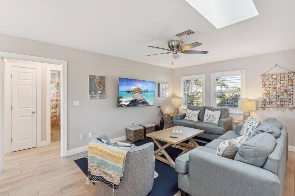 Villa Jaclyn - Gulf Access, Hot Tub & Pet Friendly view 3