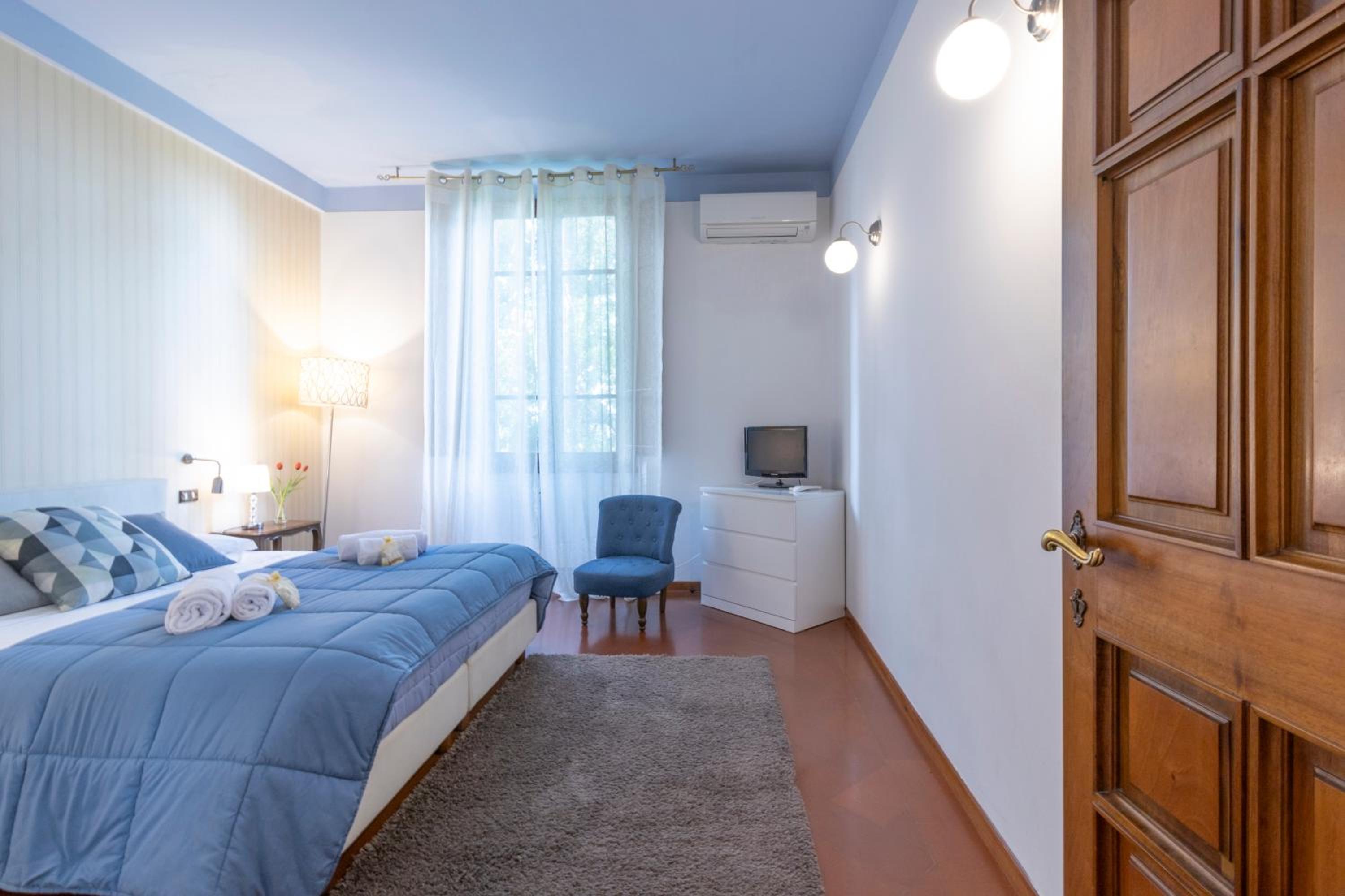 Villa Lia - Apartment in Villa with private garden and Pool