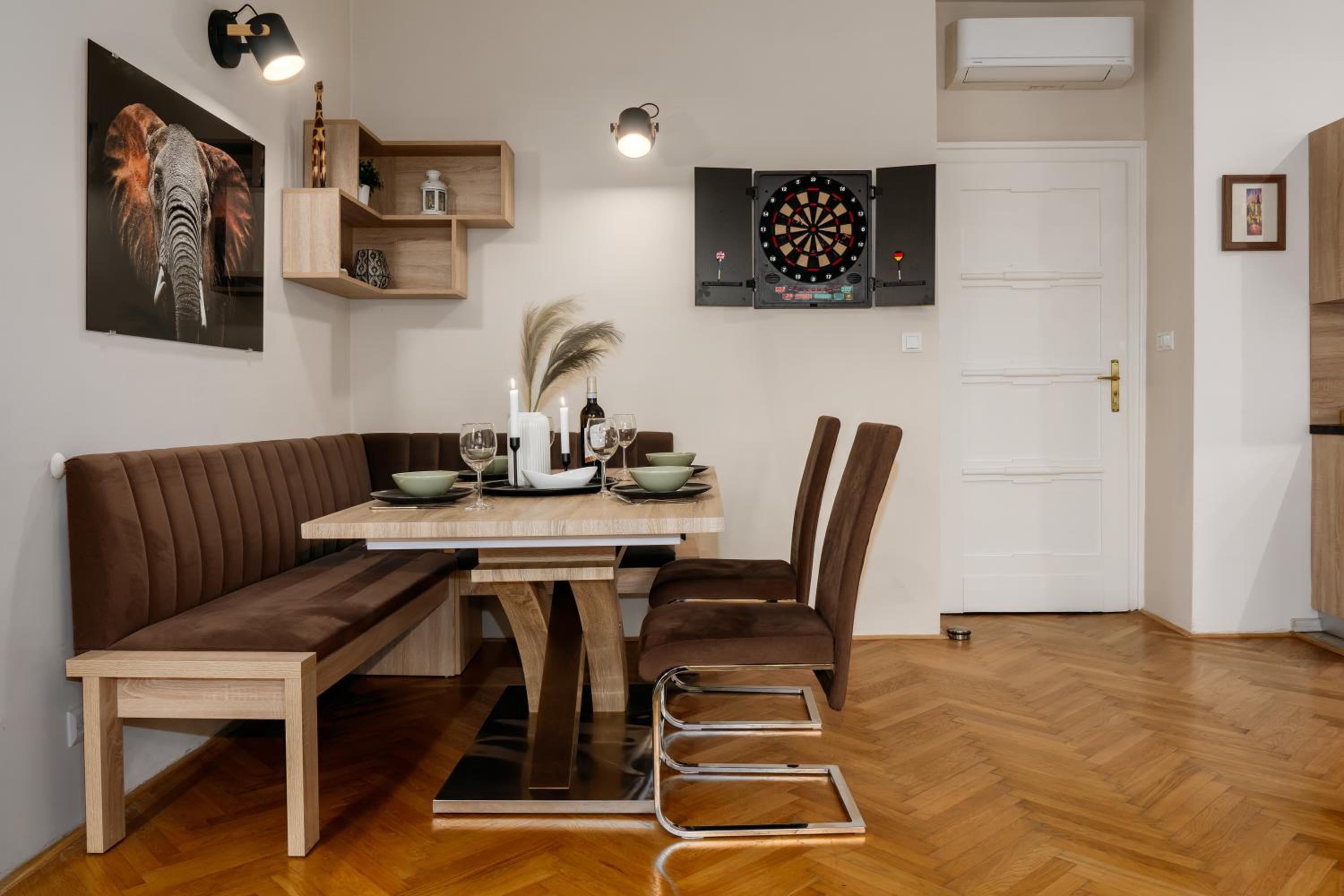 Prague Days - Family 2BDR Apt - AC - Darts - Netflix - Hip District