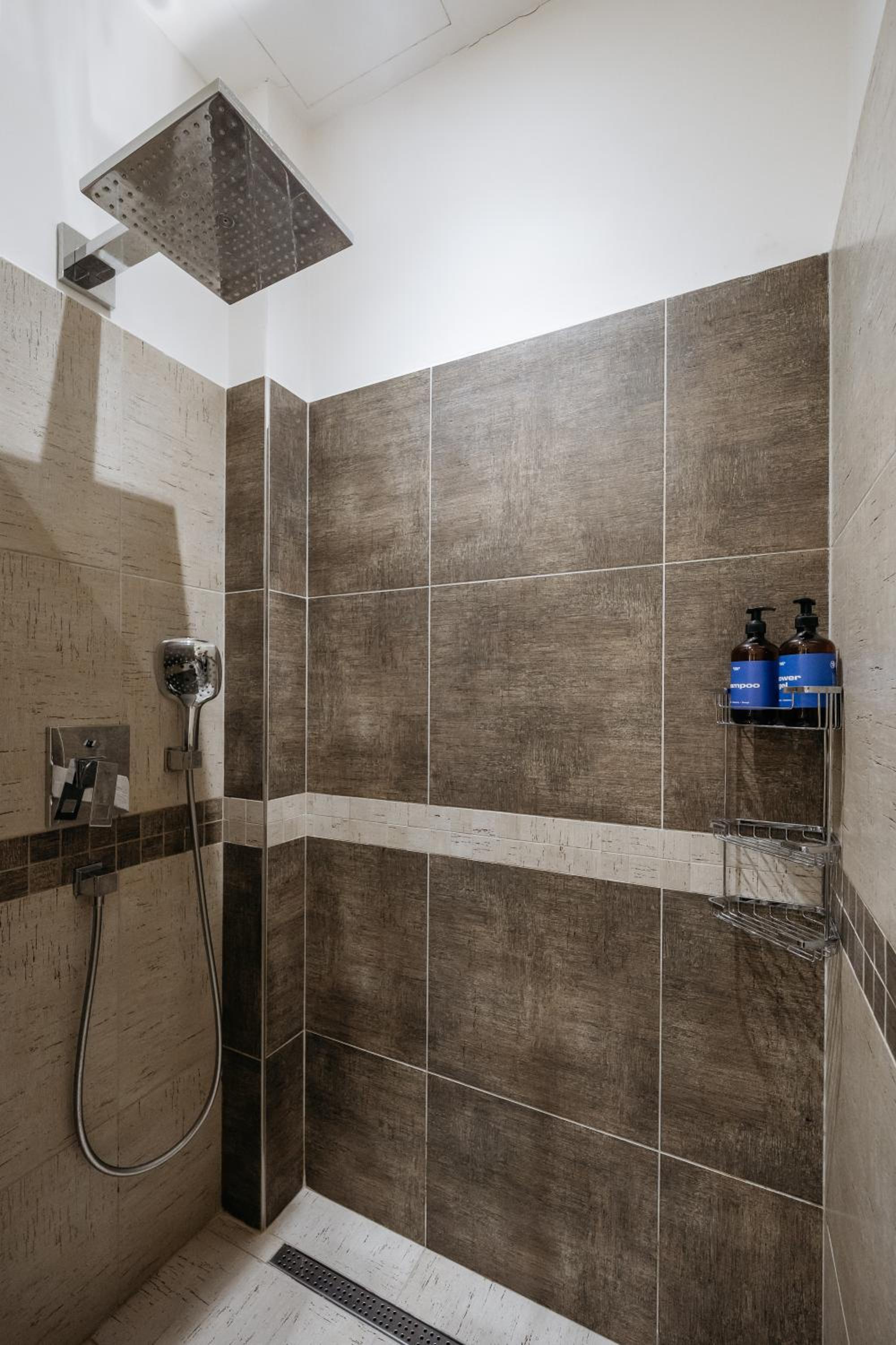 Prague Days - Family 2BDR Apt - AC - Darts - Netflix - Hip District
