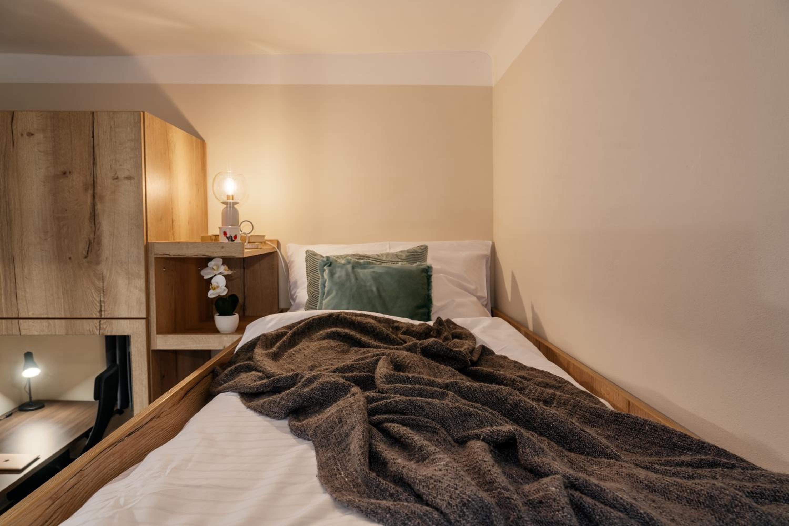 Prague Days - Family 2BDR Apt - AC - Darts - Netflix - Hip District