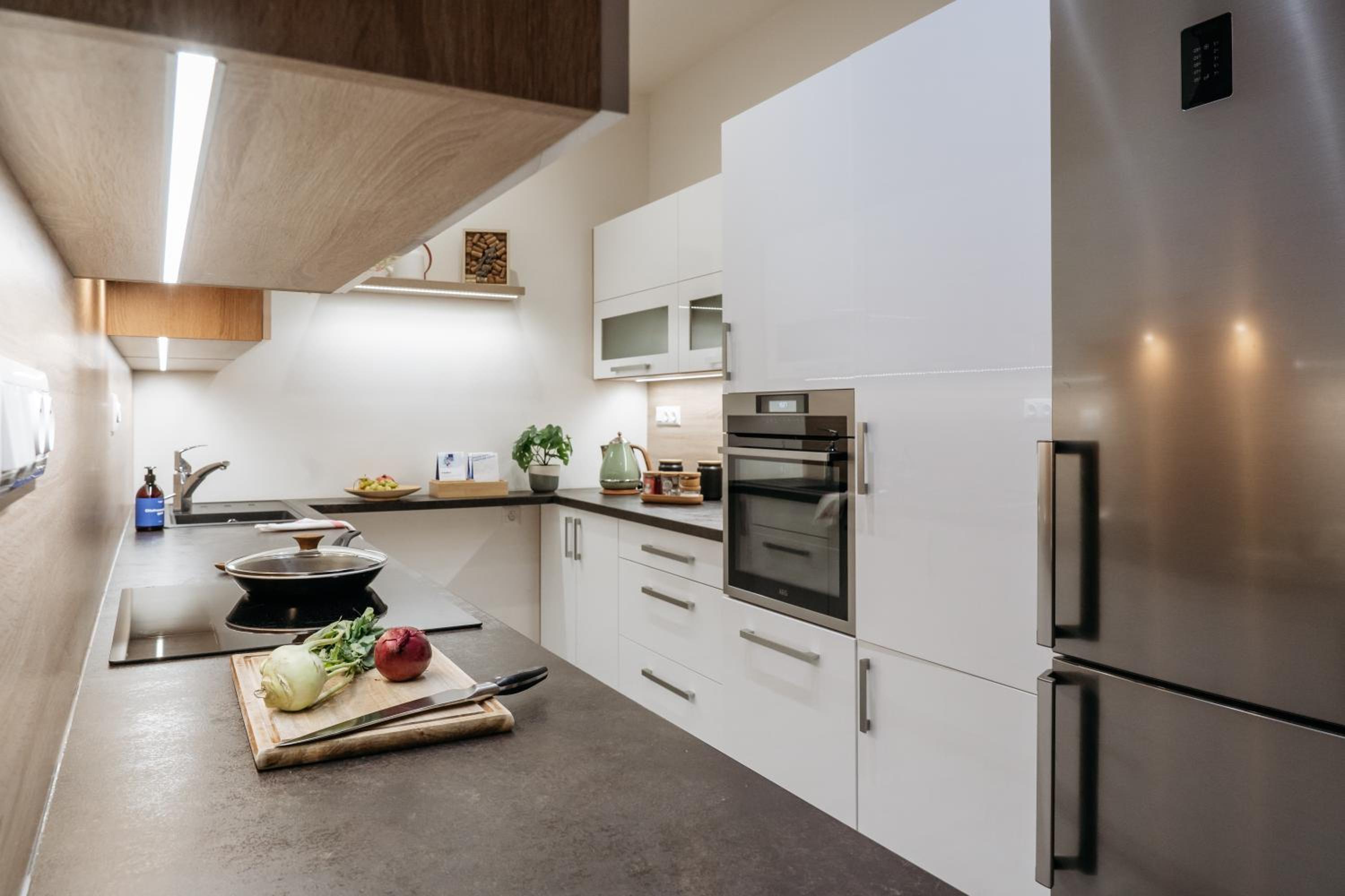 Prague Days - Family 2BDR Apt - AC - Darts - Netflix - Hip District