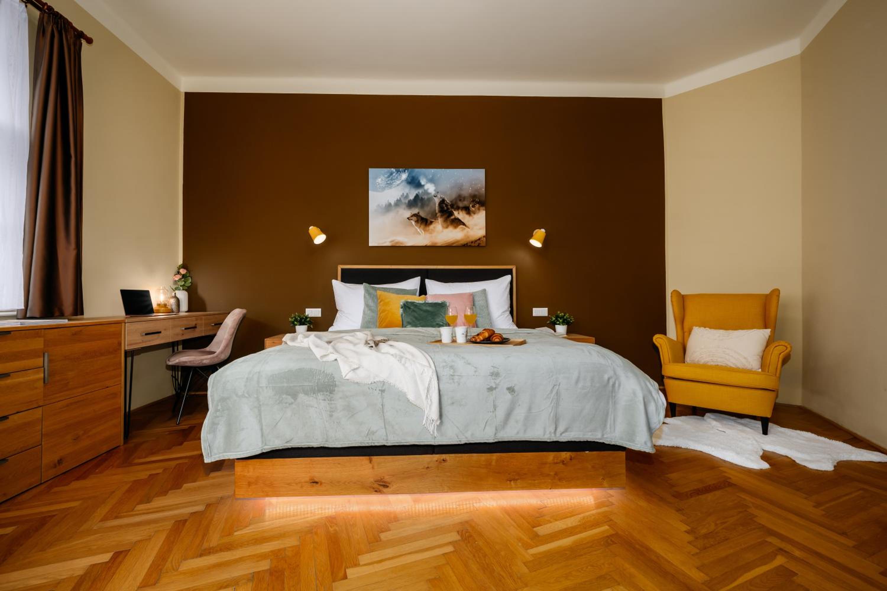 Prague Days - Family 2BDR Apt - AC - Darts - Netflix - Hip District