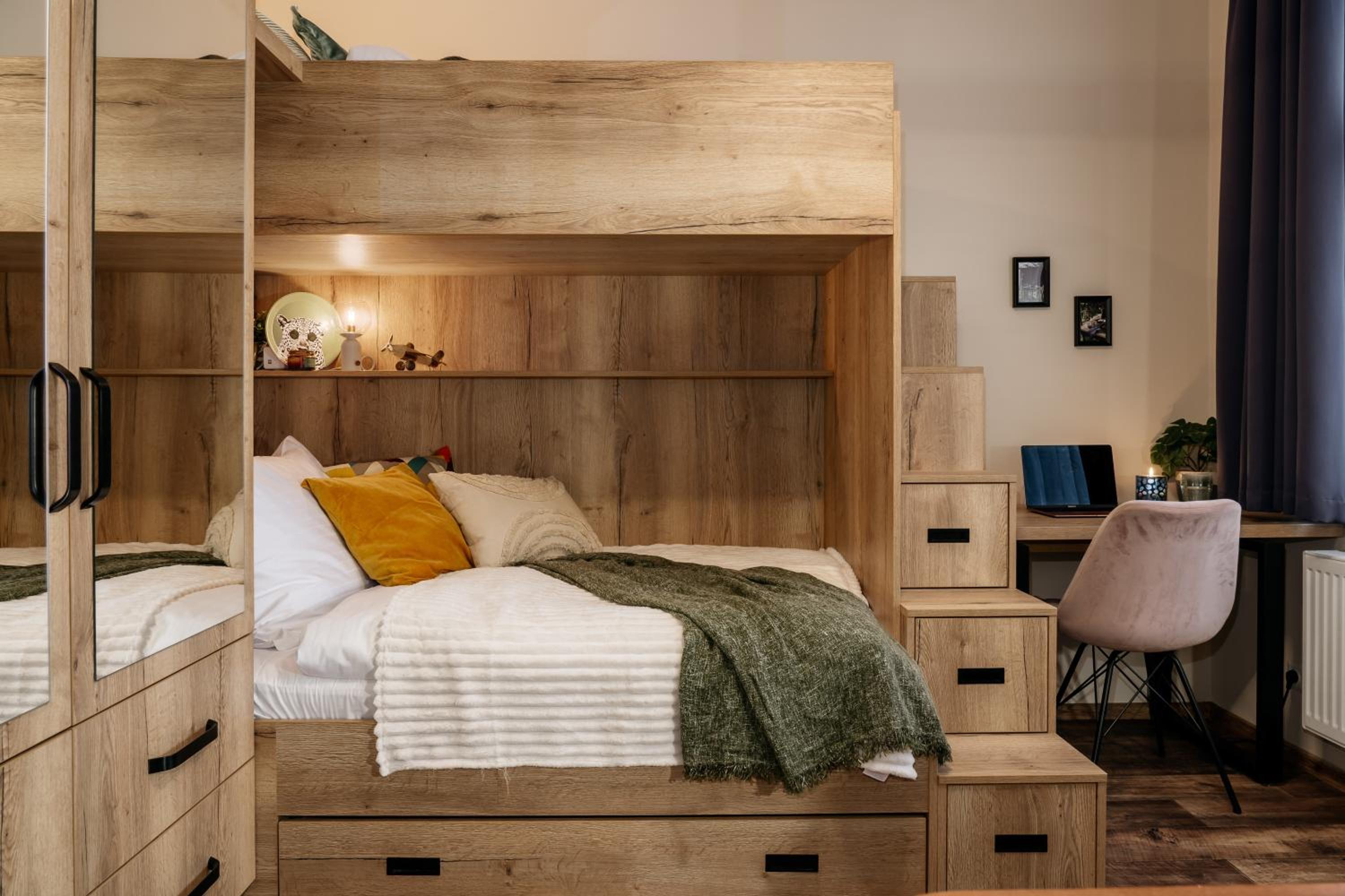 Prague Days - Family 2BDR Apt - AC - Darts - Netflix - Hip District