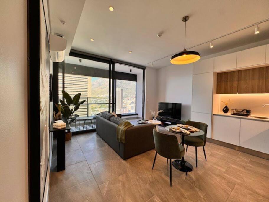 Luxury City Oasis