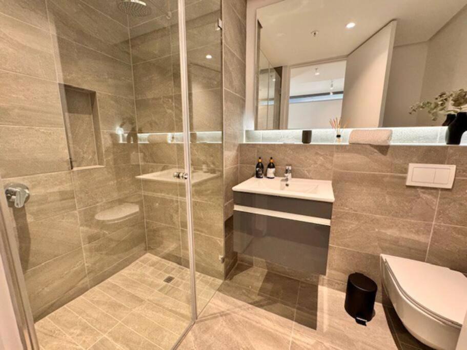 Luxury City Oasis