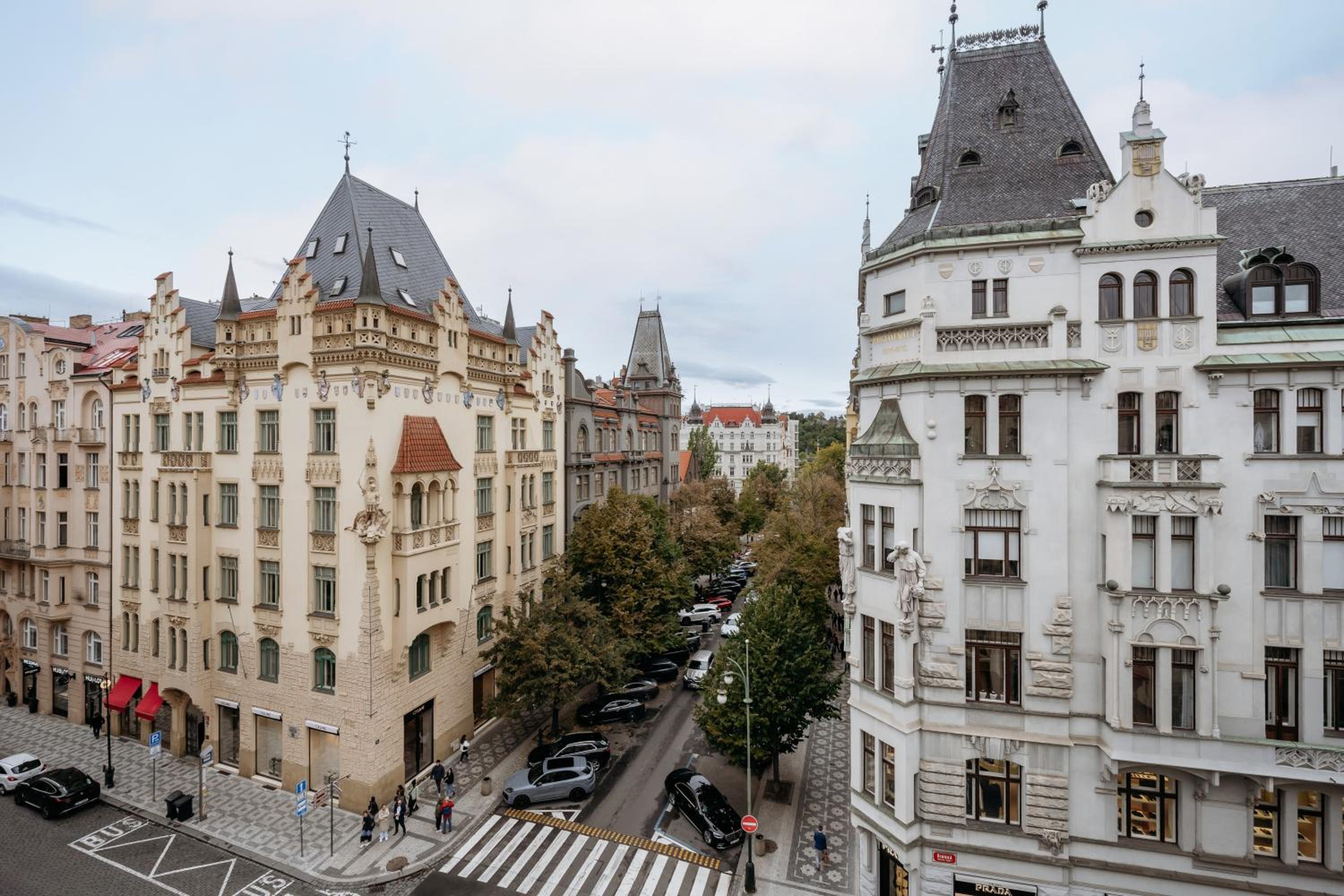 1BDR Apartment in Heart of Old Town Near Iconic Sites