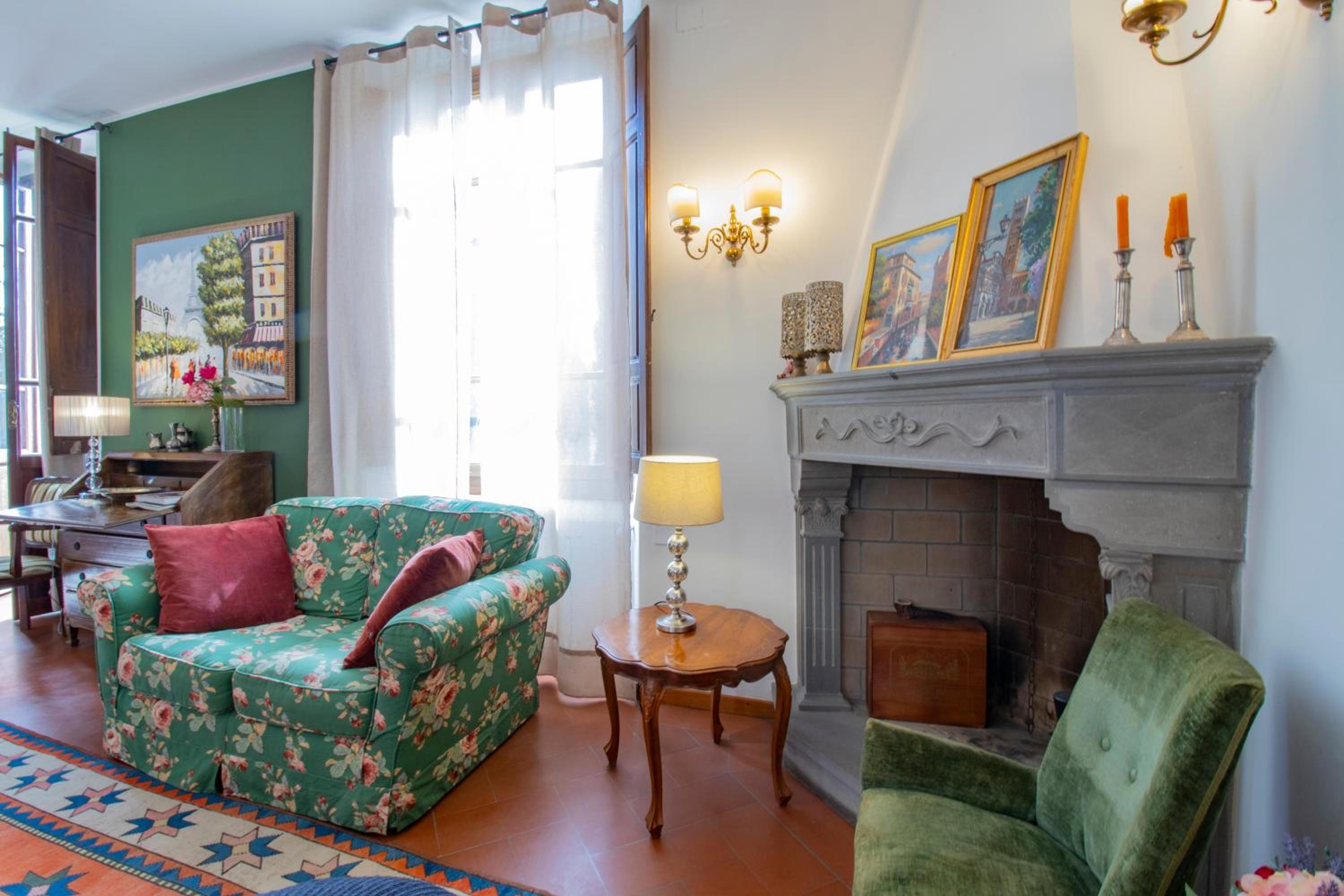 Villa Lia - Apartment in Villa with private garden and Pool