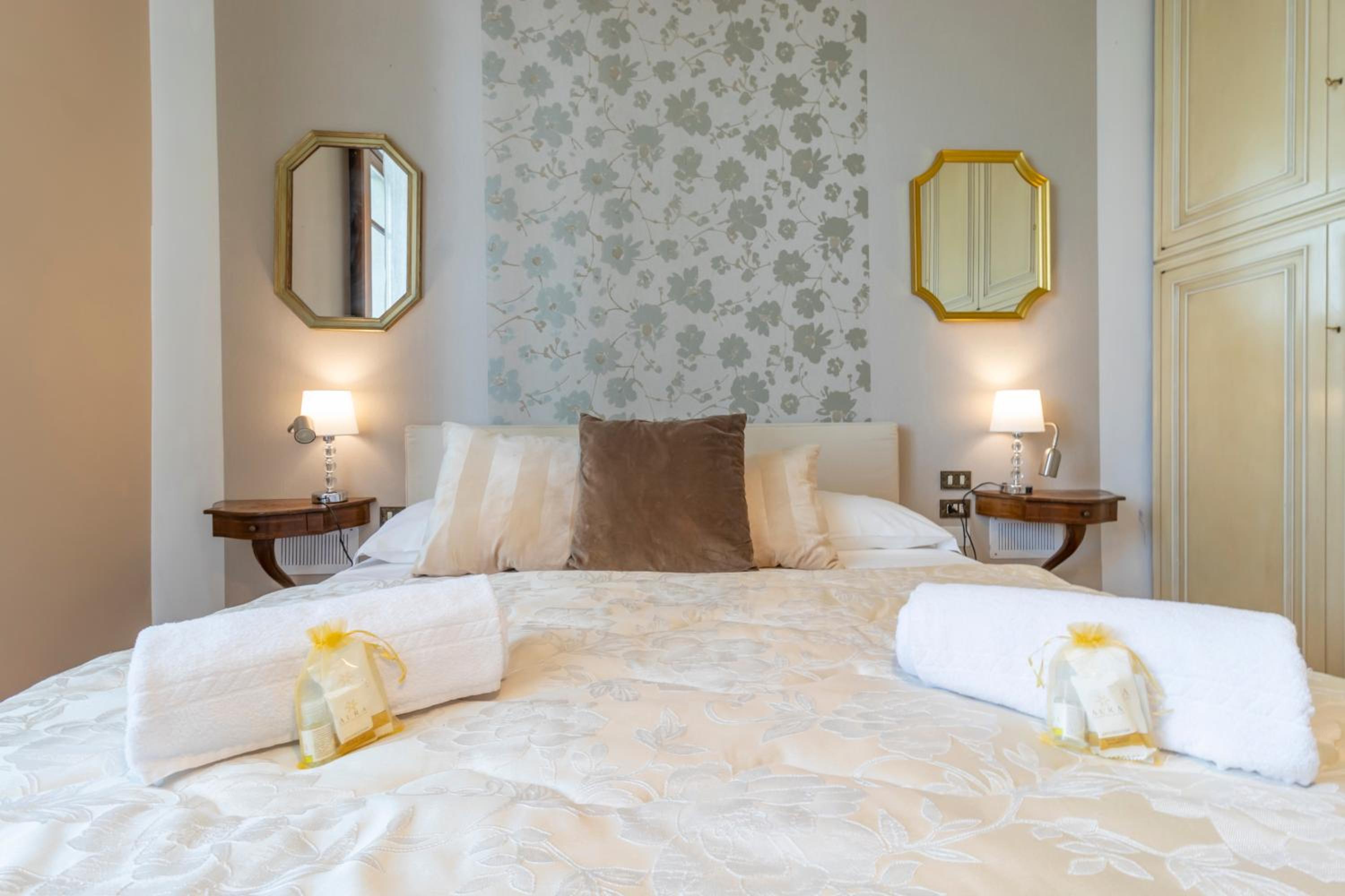 Villa Lia - Apartment in Villa with private garden and Pool