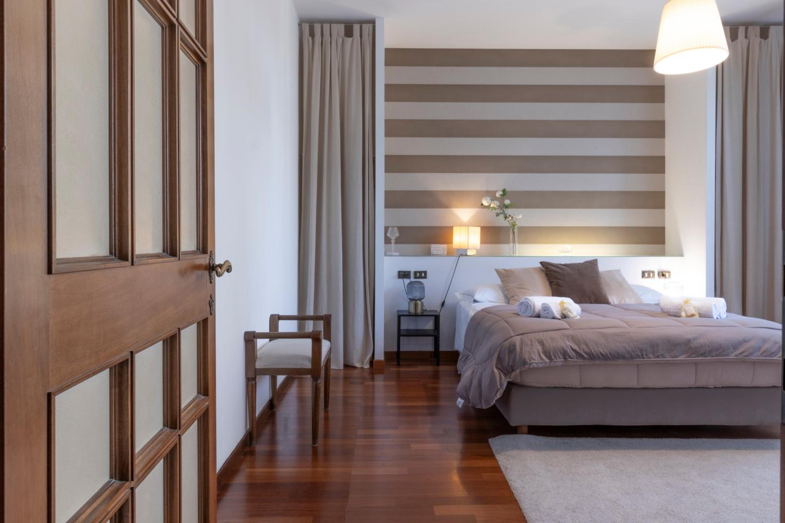 Villa Lia - Apartment in Villa with private garden and Pool
