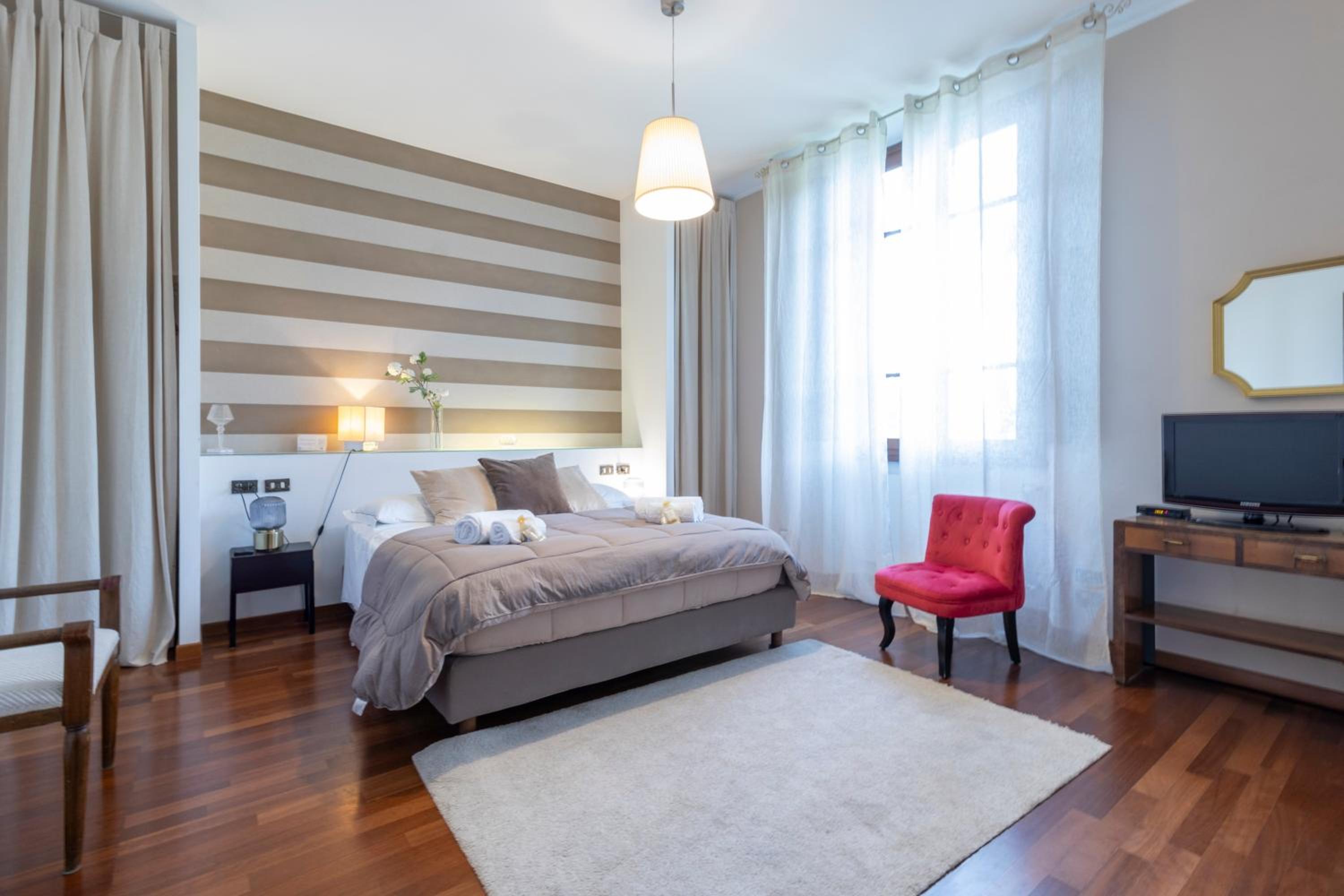 Villa Lia - Apartment in Villa with private garden and Pool