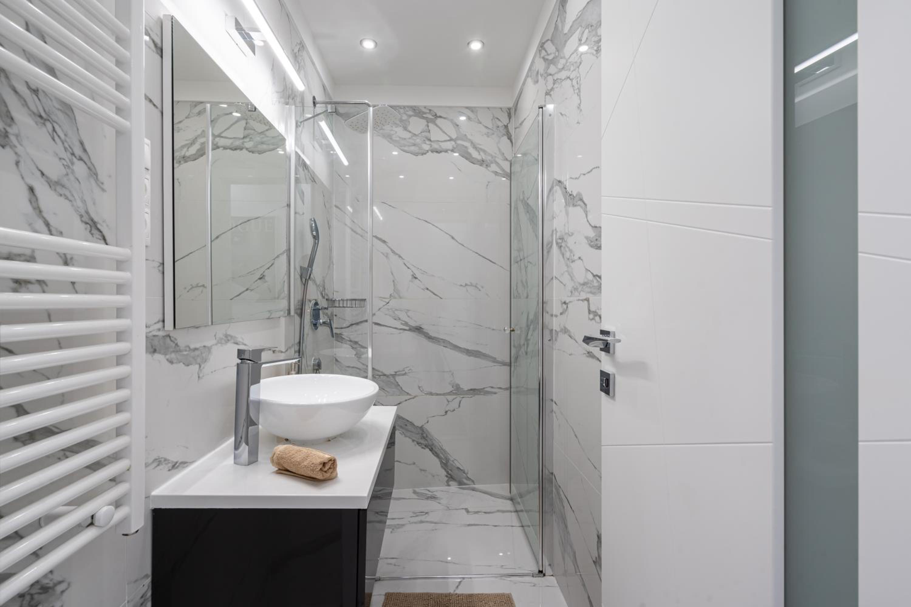 Kiraly 44 Luxury Apartment with free parking view 5