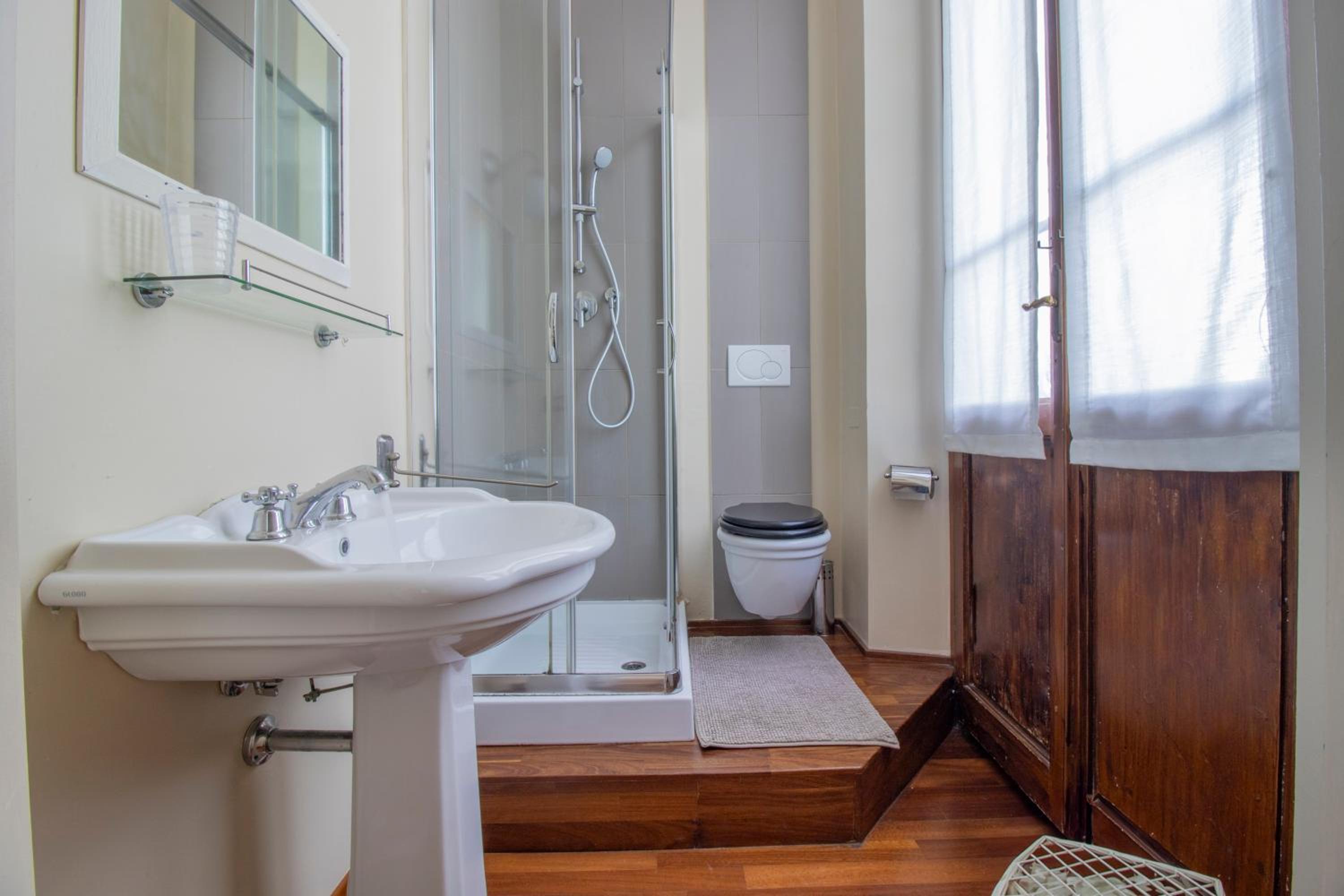 Villa Lia - Apartment in Villa with private garden and Pool