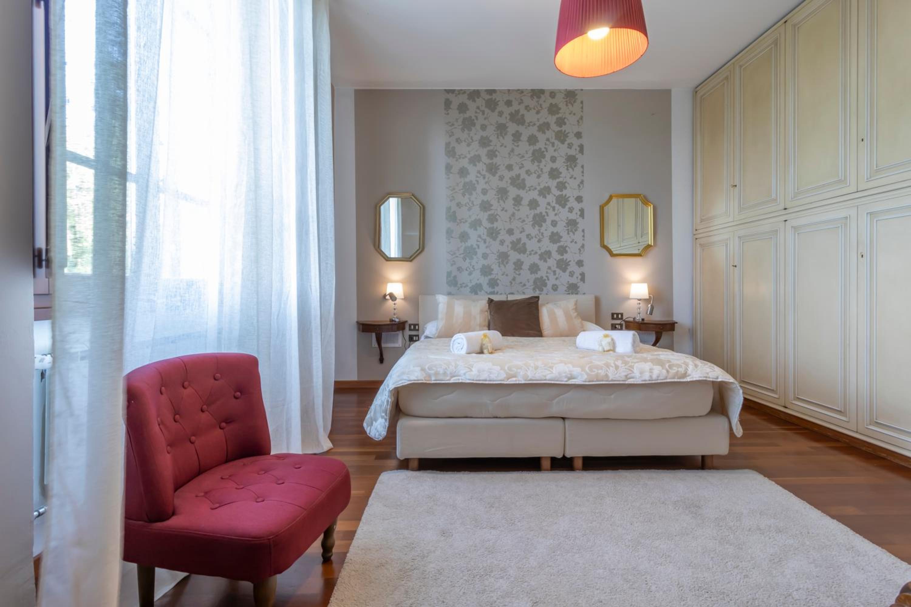 Villa Lia - Apartment in Villa with private garden and Pool