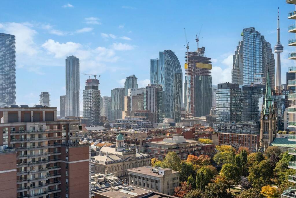 Amazing View 2BR St Lawrence Market Condo, Downtown Toronto