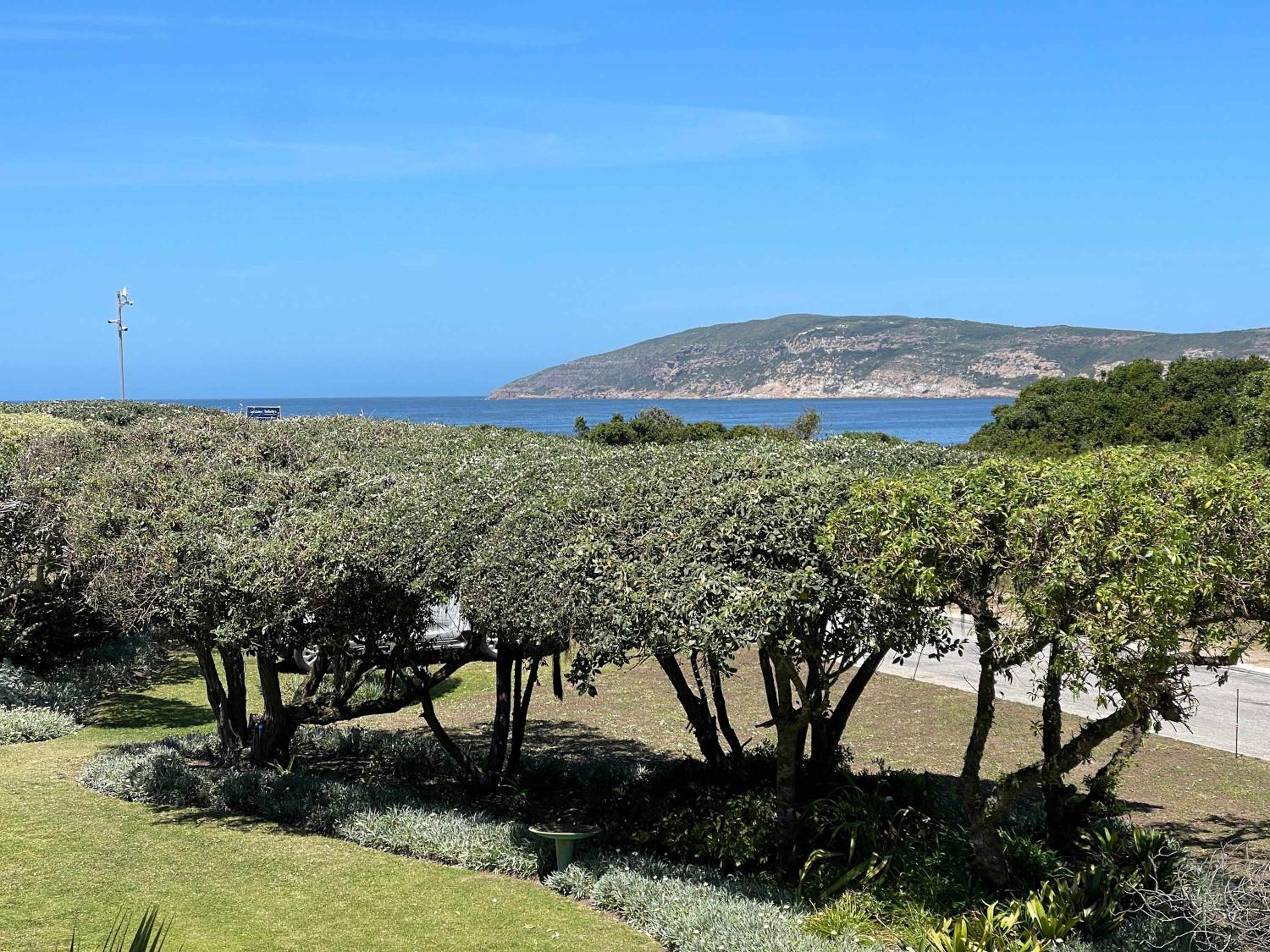 Beachy Head Hideaway 10 - Sea Views Robberg Beach view 2