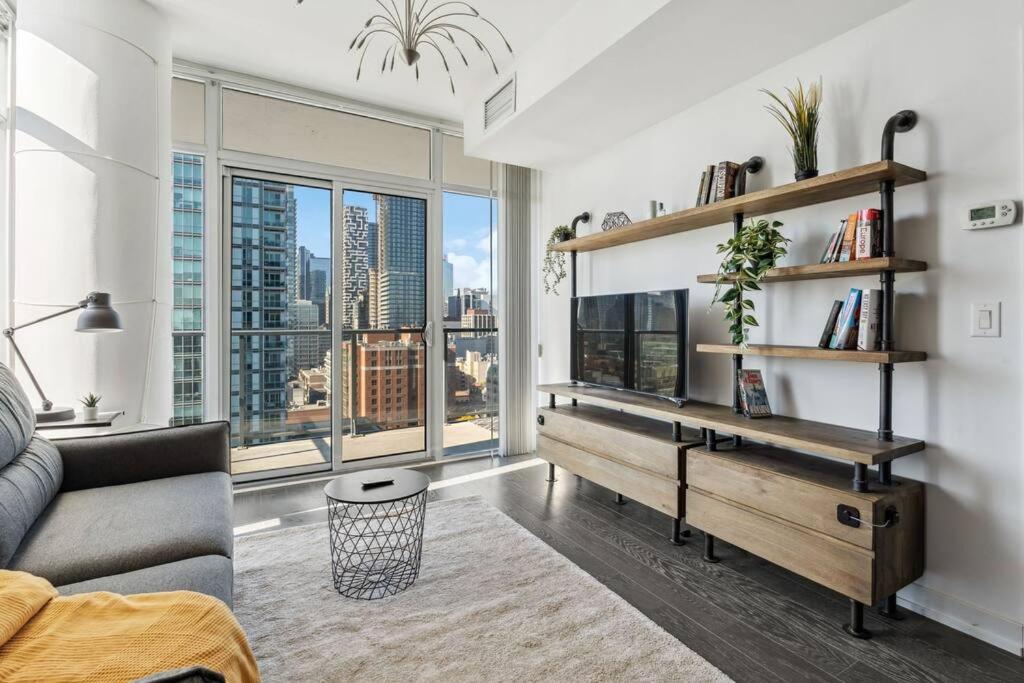 Amazing View 2BR St Lawrence Market Condo, Downtown Toronto