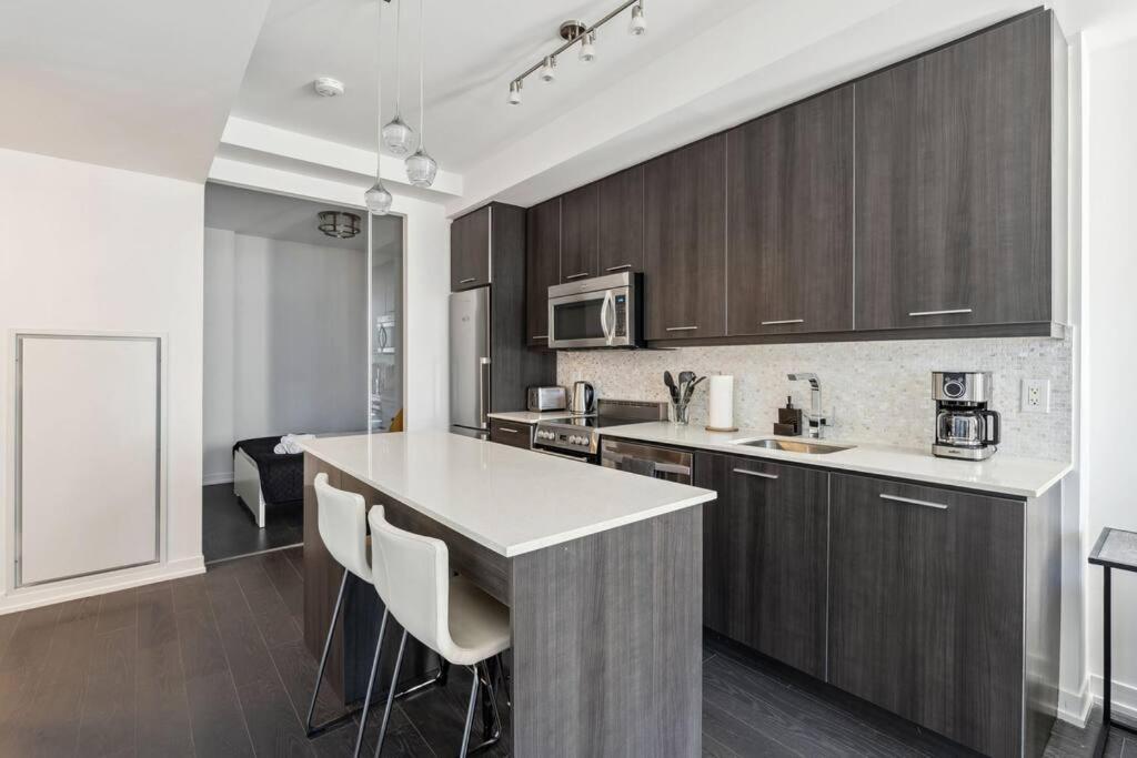 Amazing View 2BR St Lawrence Market Condo, Downtown Toronto