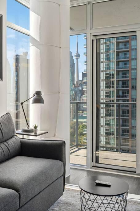 Amazing View 2BR St Lawrence Market Condo, Downtown Toronto