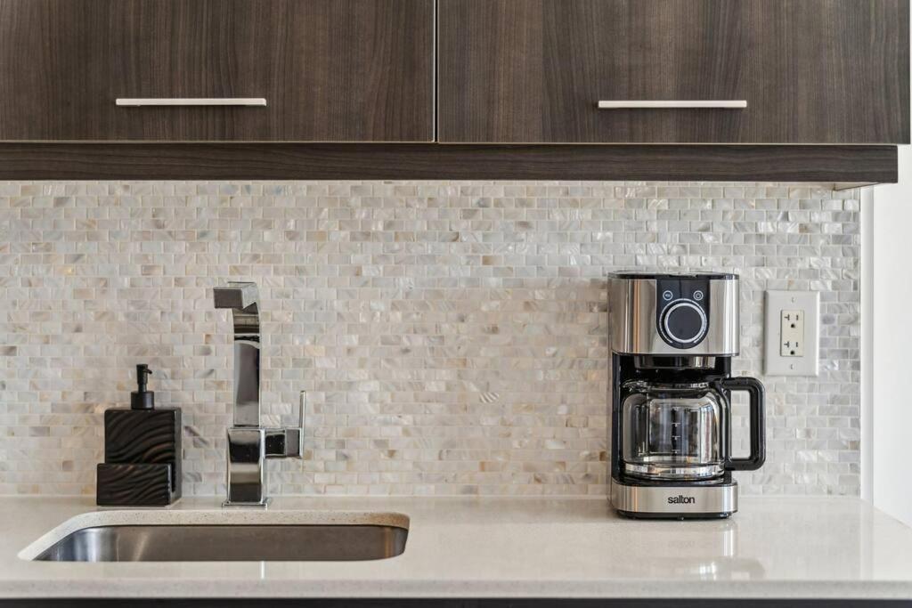 Amazing View 2BR St Lawrence Market Condo, Downtown Toronto