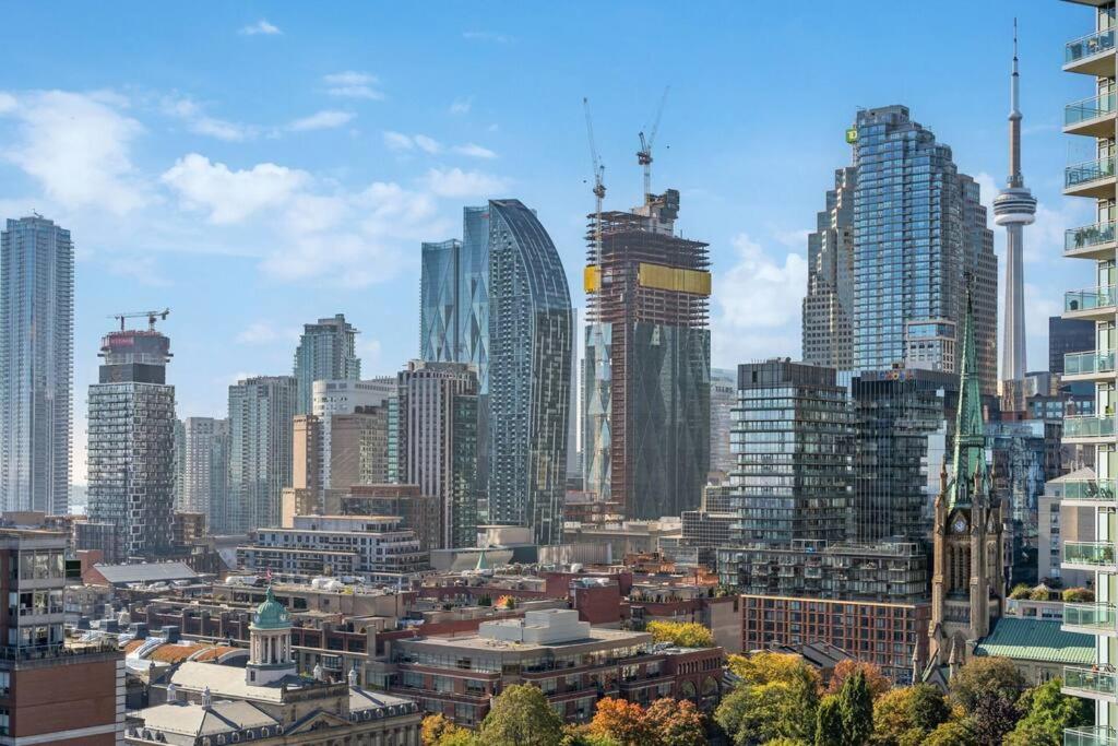 Amazing View 2BR St Lawrence Market Condo, Downtown Toronto