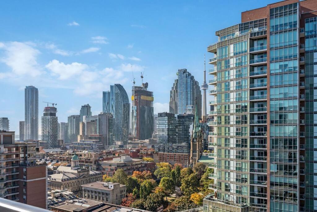 Amazing View 2BR St Lawrence Market Condo, Downtown Toronto