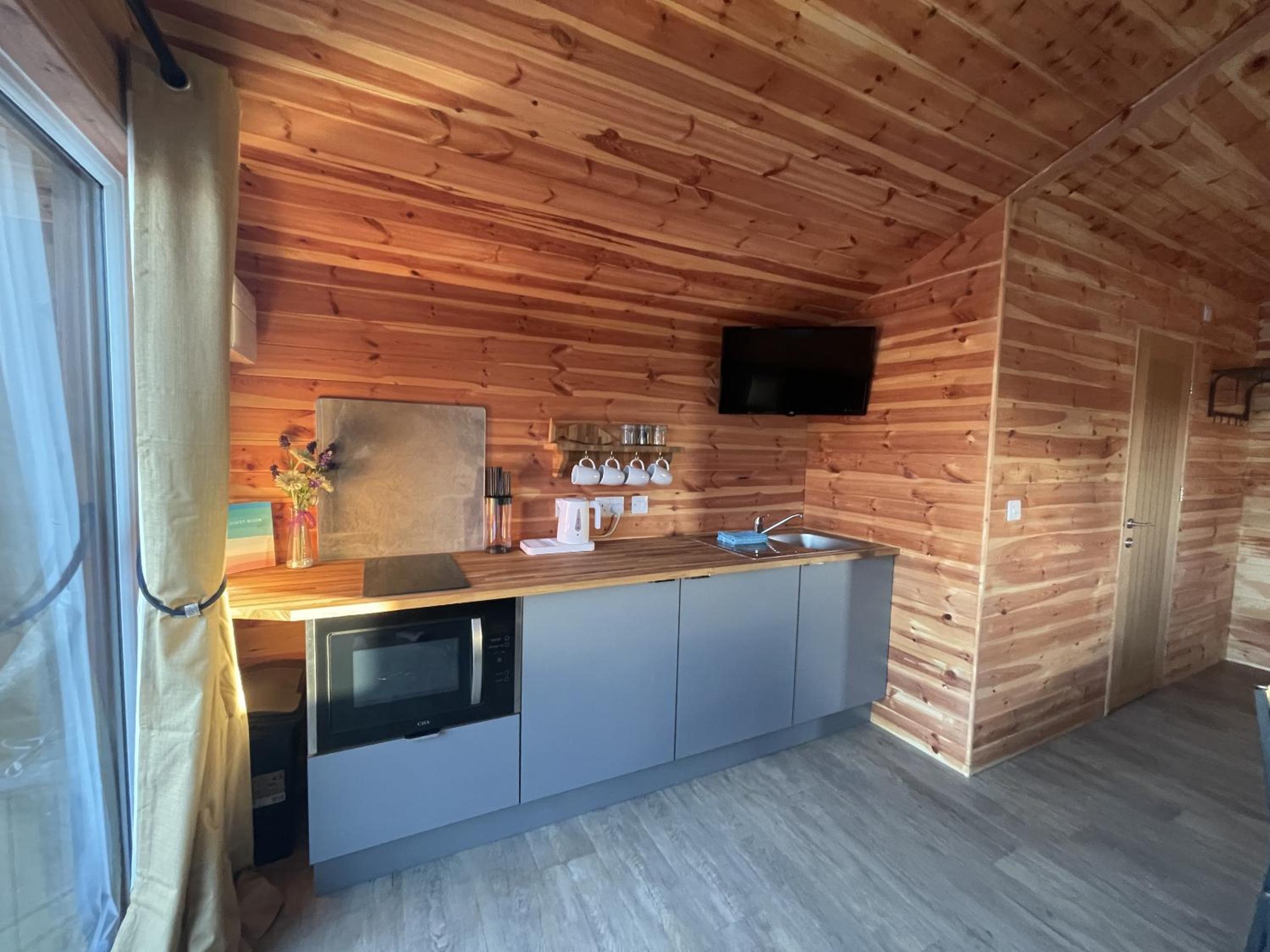 Lakeside Fishing Retreats