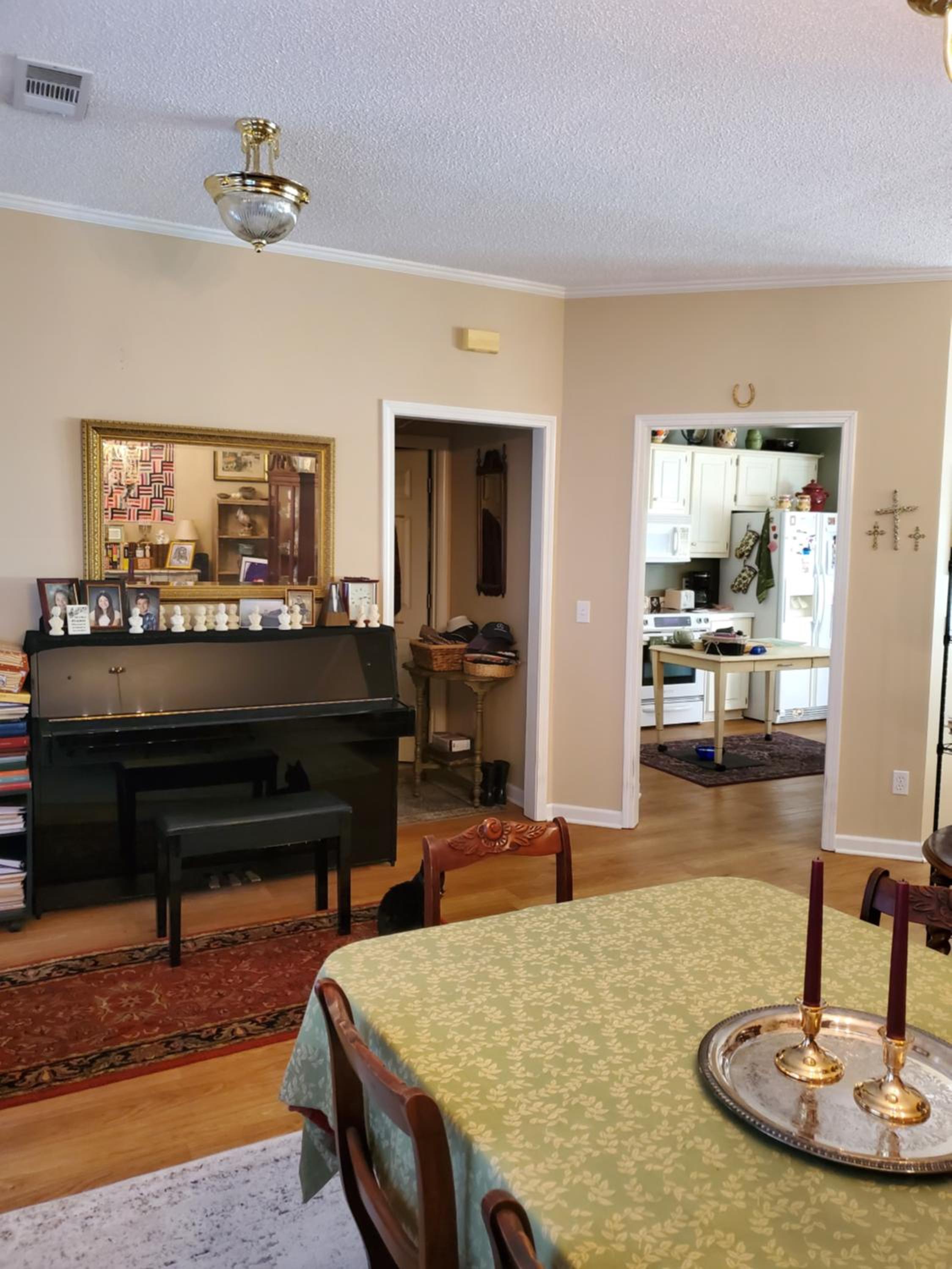 Cozy Charming Cottage with all the amenities - Property Image 3