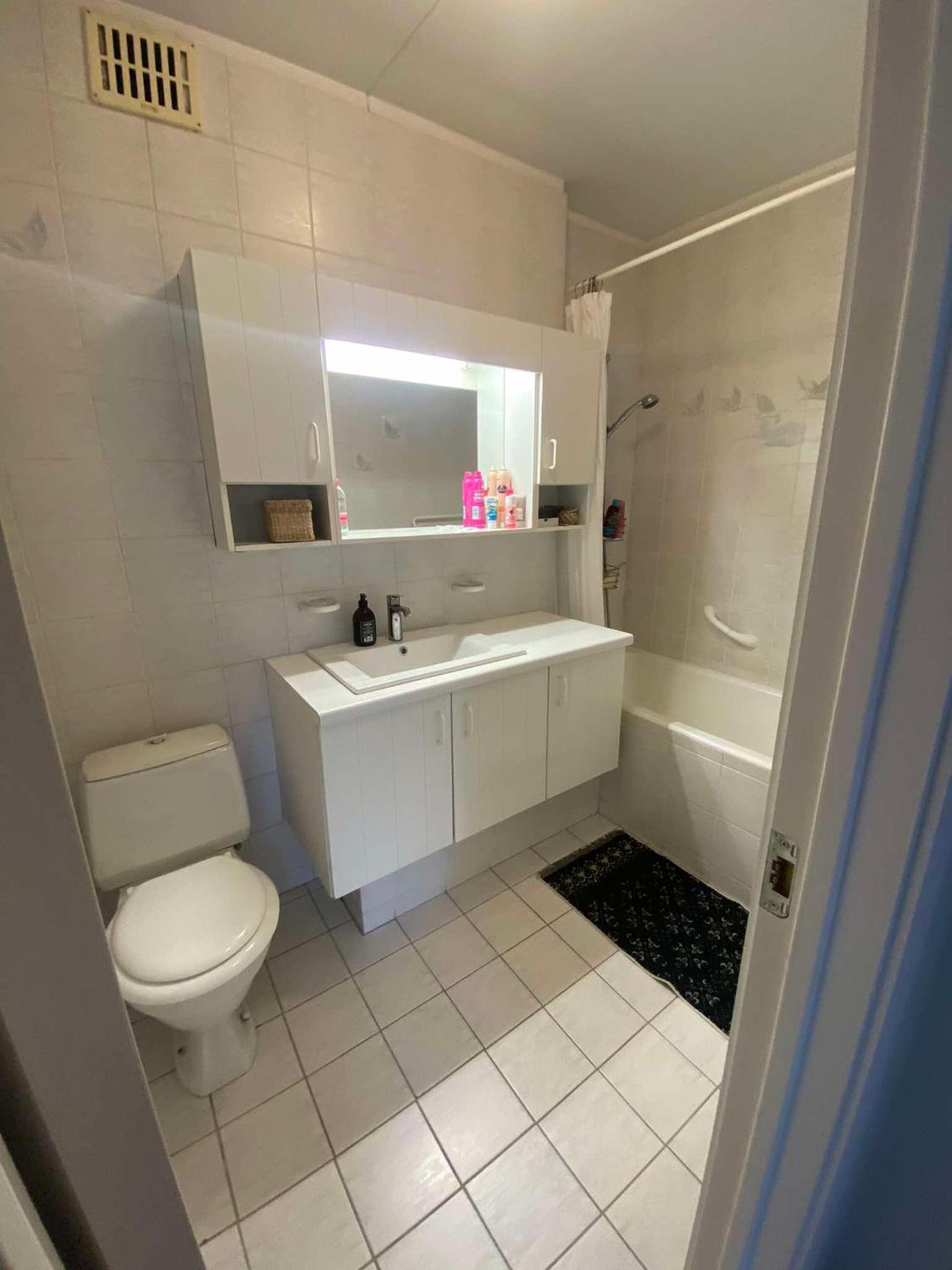 Cozy 2BR Apartment Close to Downtown Reykjavik view 3