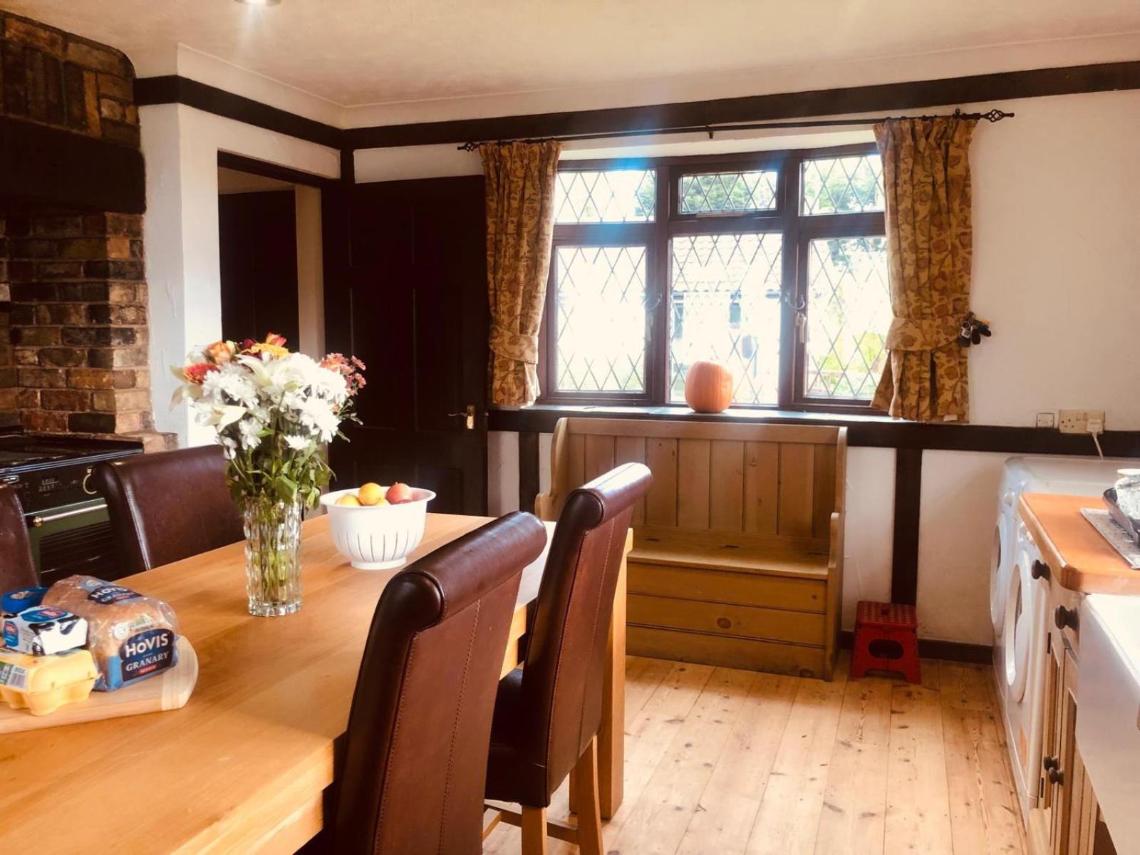 Massive 4 bed with countryside views in Peterborough