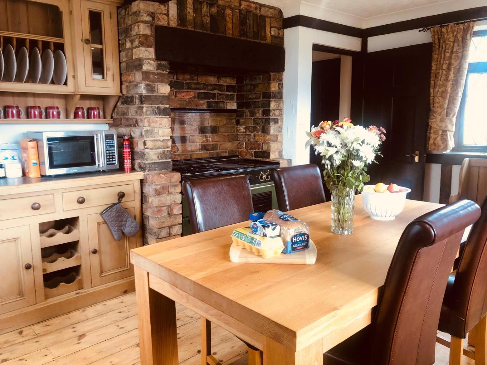 Massive 4 bed with countryside views in Peterborough
