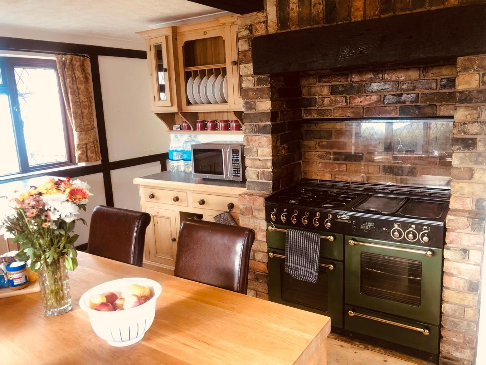 Massive 4 bed with countryside views in Peterborough